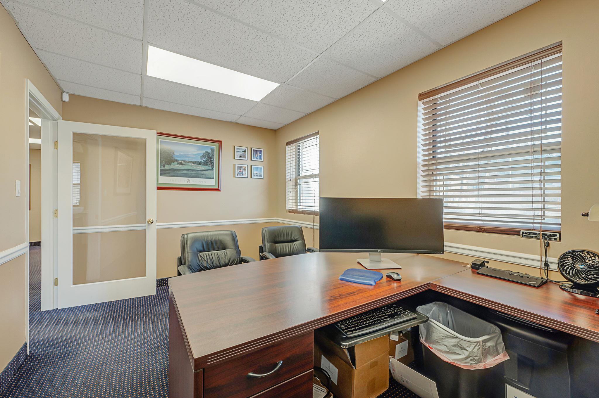 #11 photo, 325 Middle Country Raod, サフォーク郡 Smithtown , NY 11787