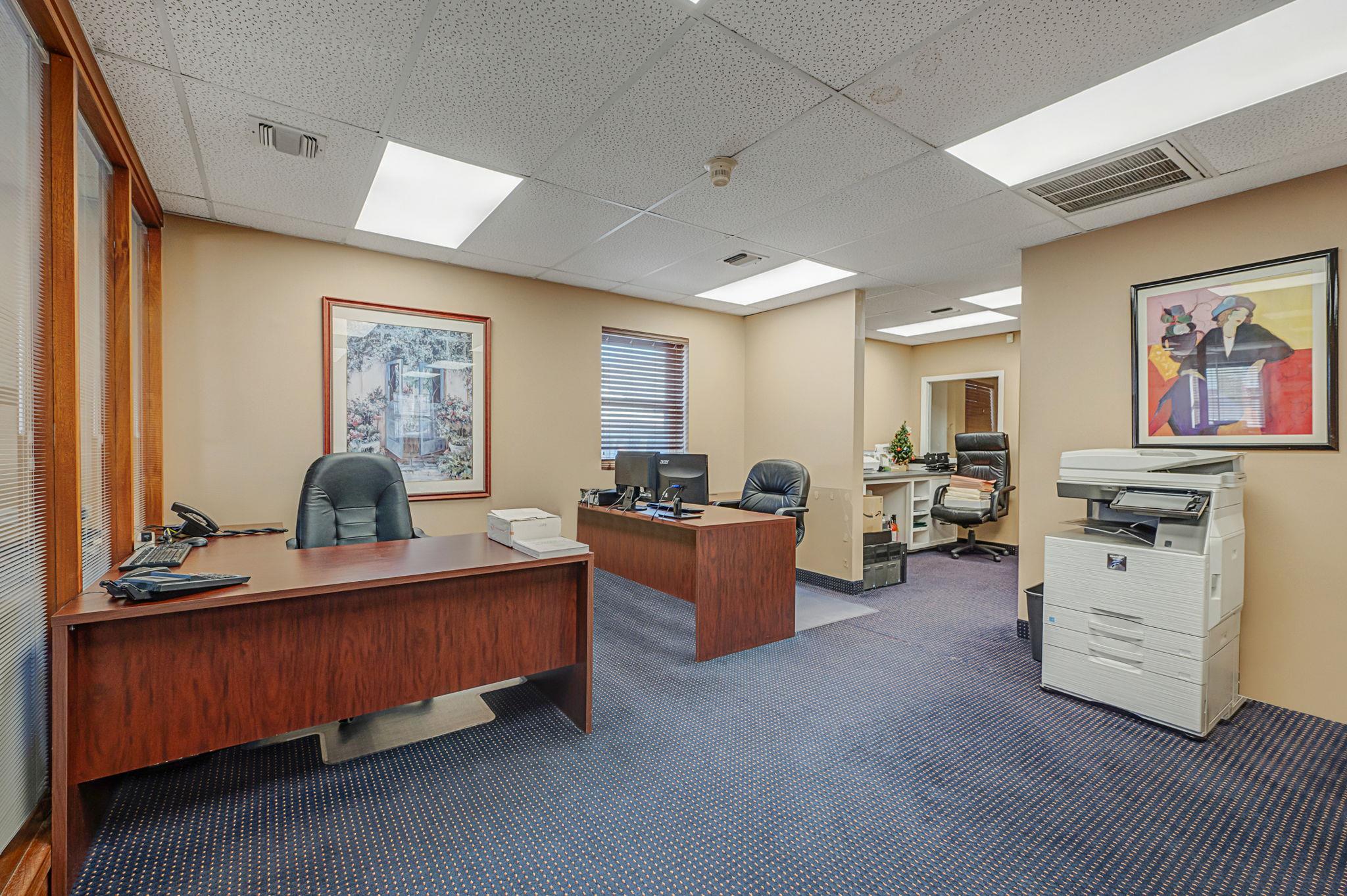 #14 photo, 325 Middle Country Raod, サフォーク郡 Smithtown , NY 11787