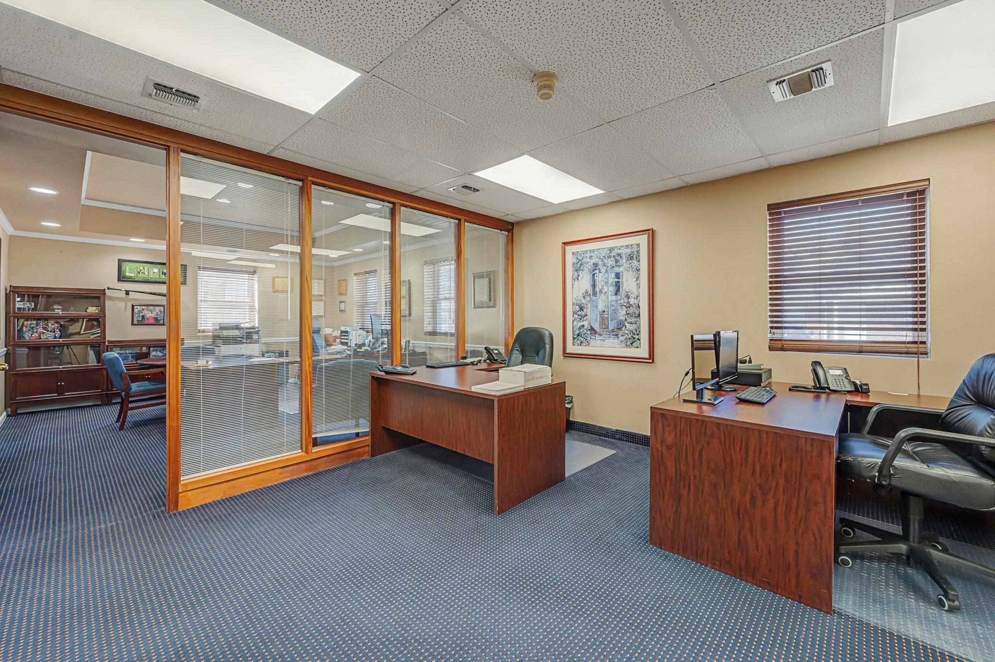 #15 photo, 325 Middle Country Raod, サフォーク郡 Smithtown , NY 11787