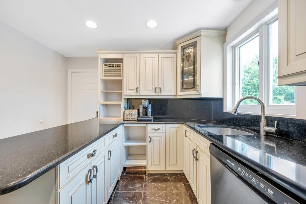 #13 photo, 64 Hodson Avenue, ナッソー郡 Lynbrook , NY 11563