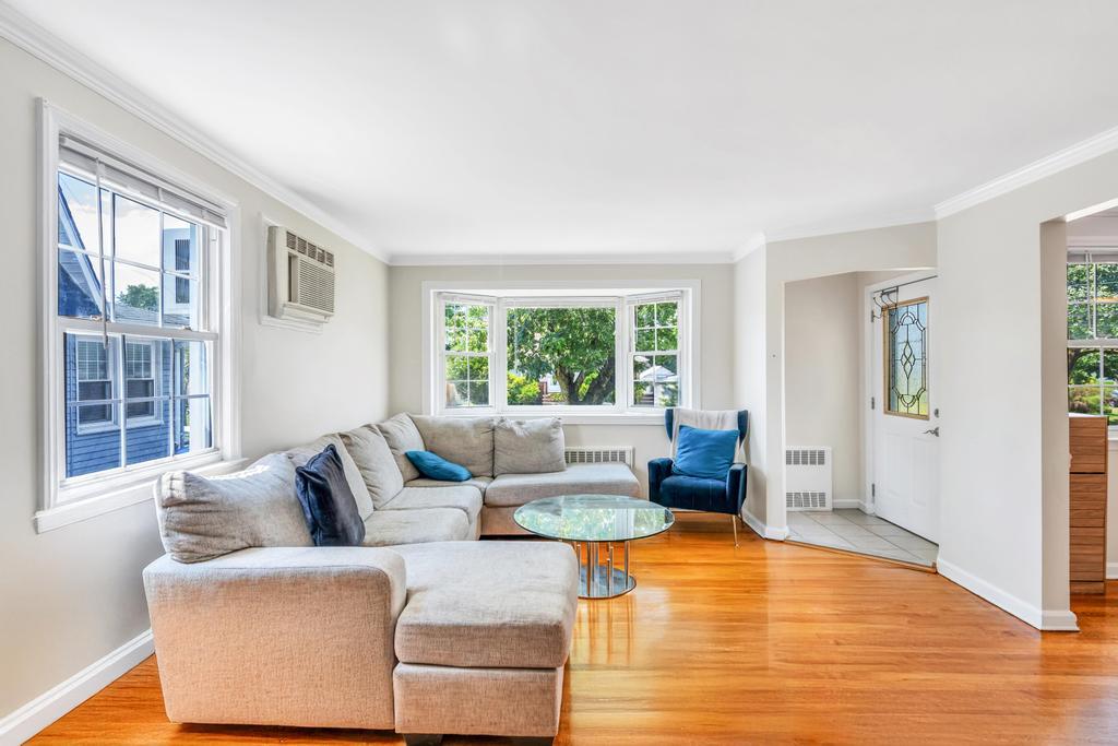 #6 photo, 64 Hodson Avenue, ナッソー郡 Lynbrook , NY 11563