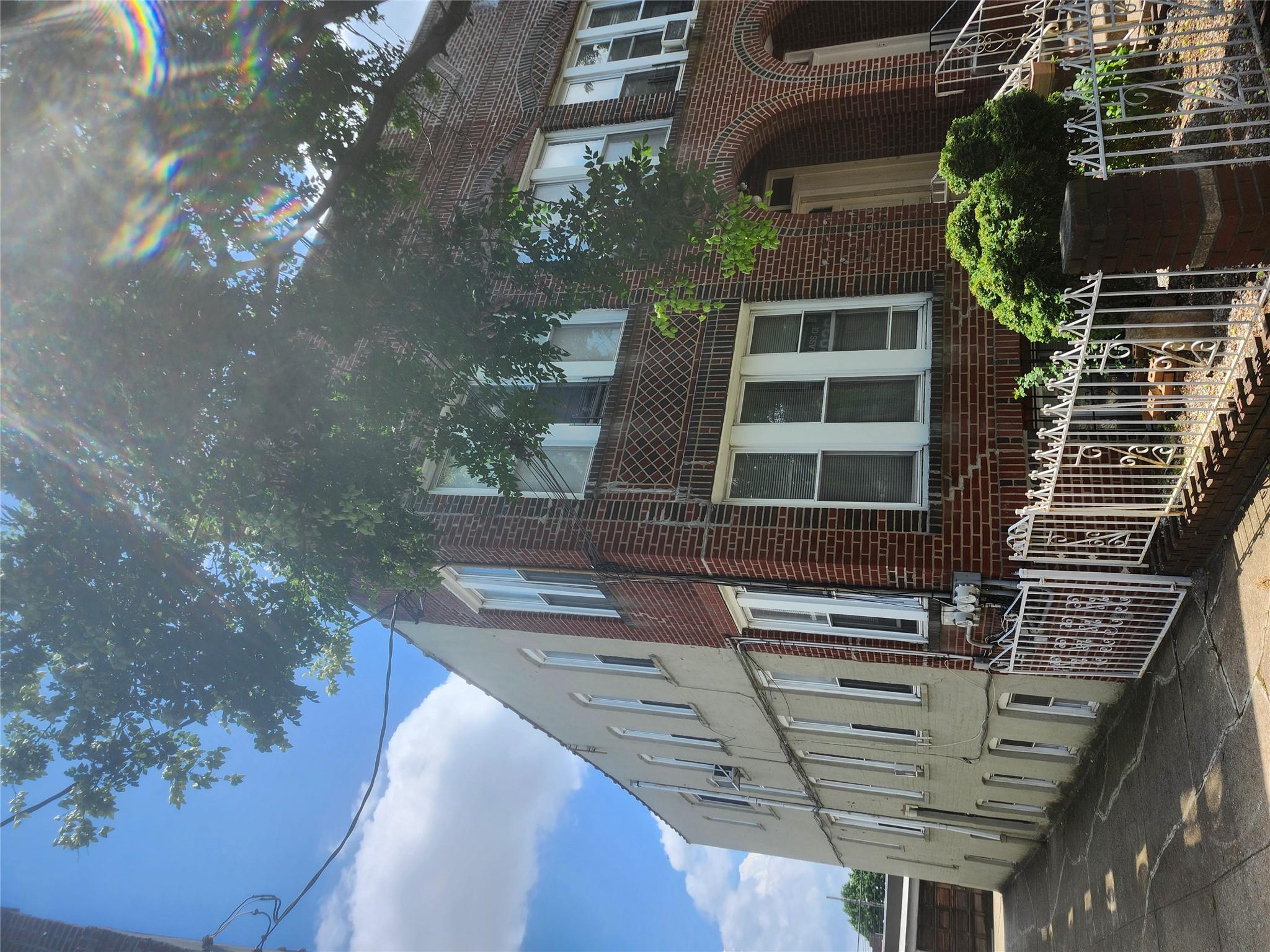 #1 photo, 317 E 49th Street, 布鲁克林 Brooklyn , NY 11203