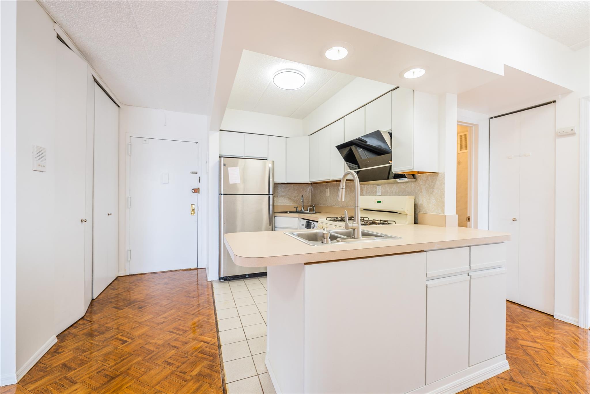 #10 photo, 5409 108th Street, クイーンズ区 Corona , NY 11368