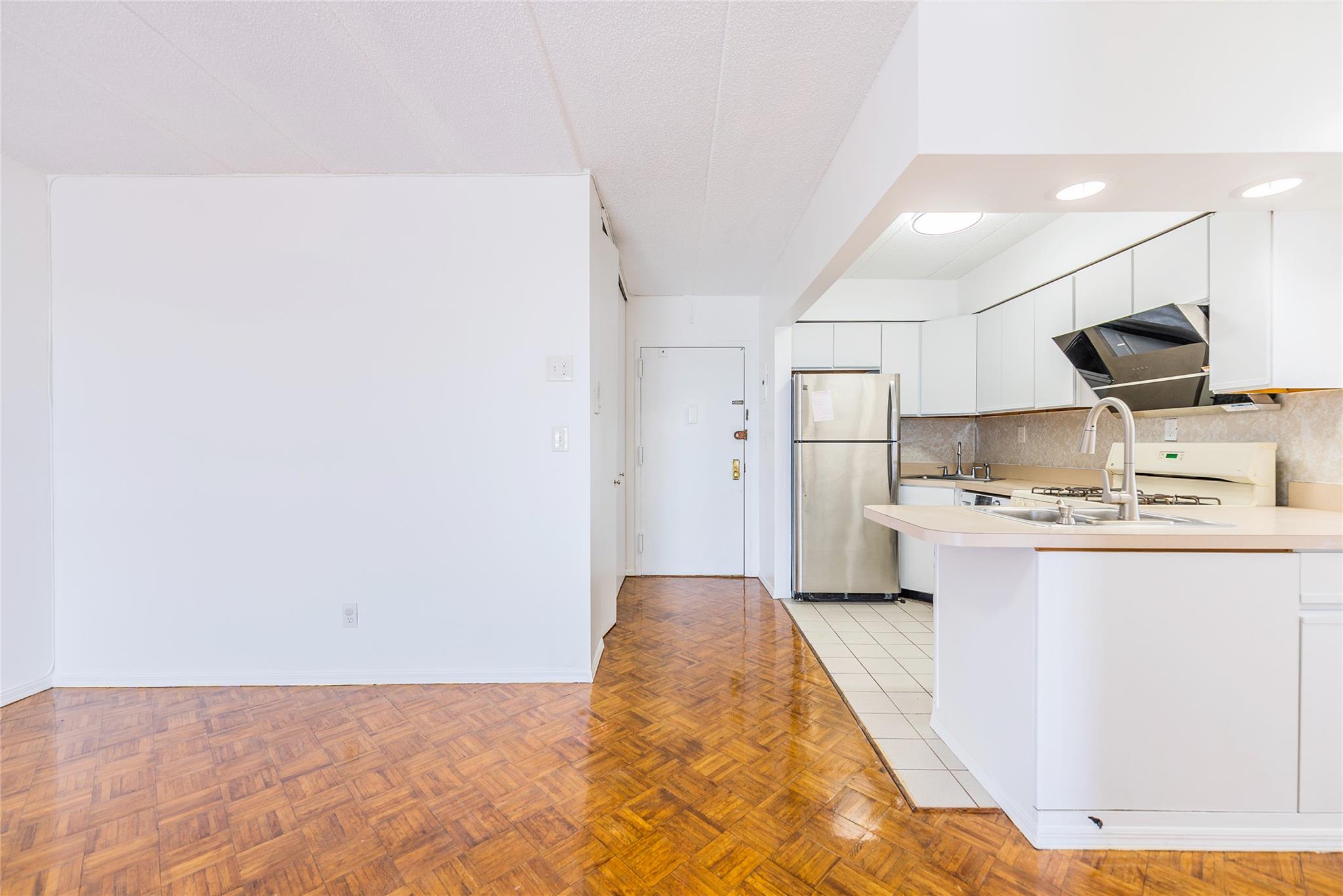 #11 photo, 5409 108th Street, クイーンズ区 Corona , NY 11368