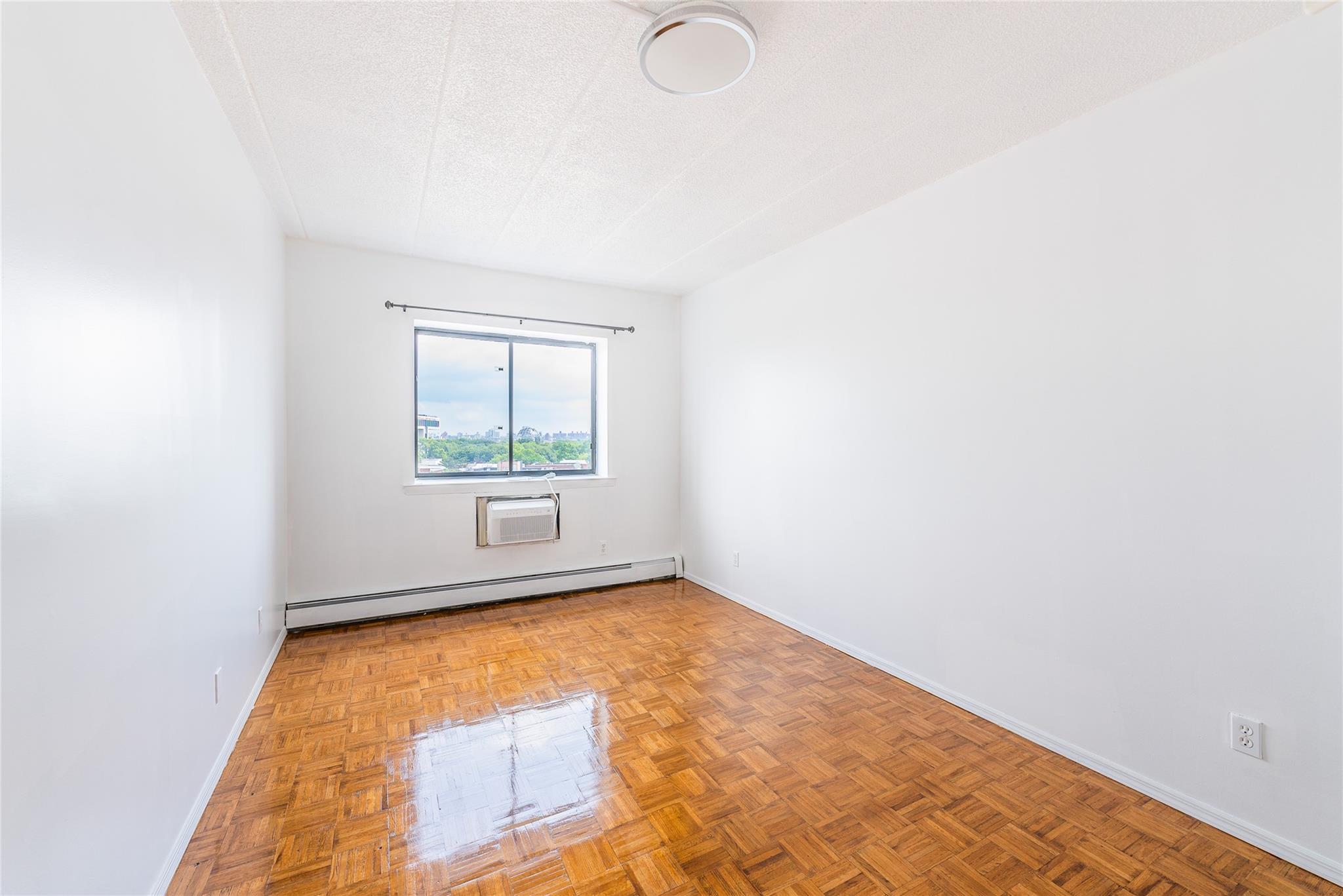 #17 photo, 5409 108th Street, クイーンズ区 Corona , NY 11368