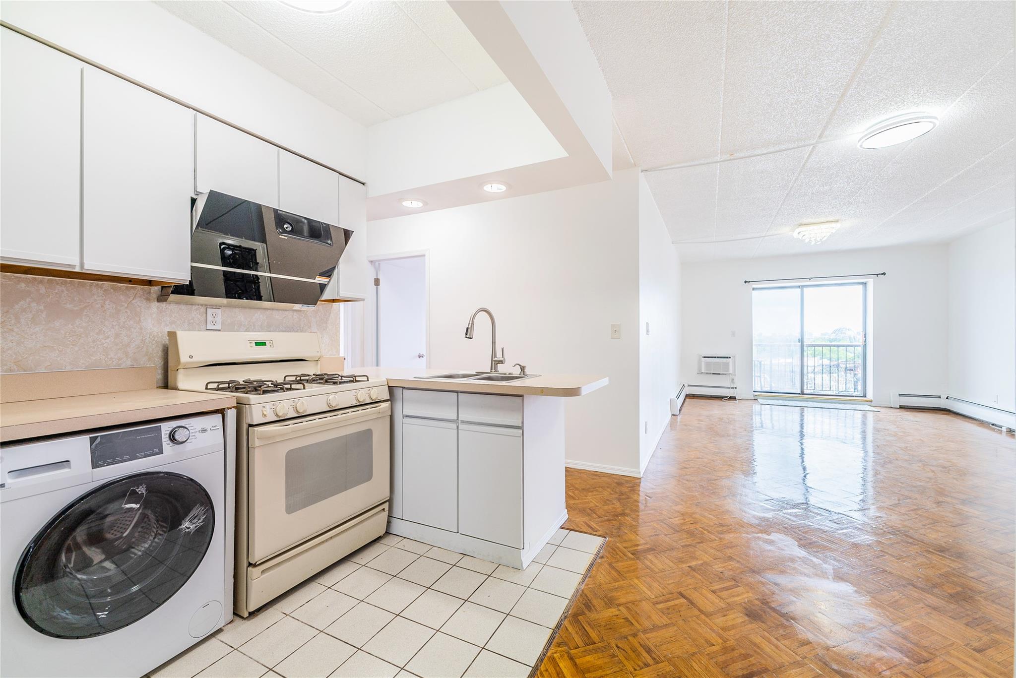 #9 photo, 5409 108th Street, クイーンズ区 Corona , NY 11368