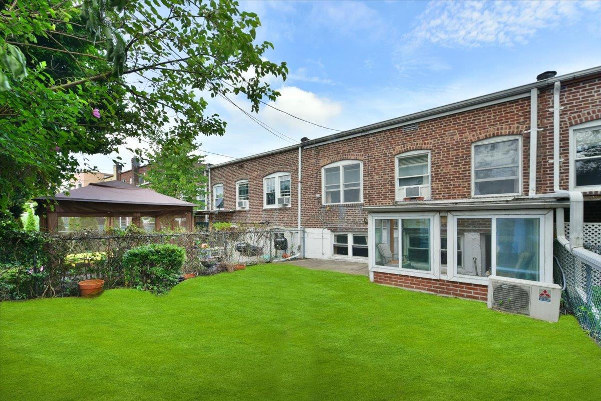 #18 photo, 85-76 66th Road, Rego Park , NY 11374