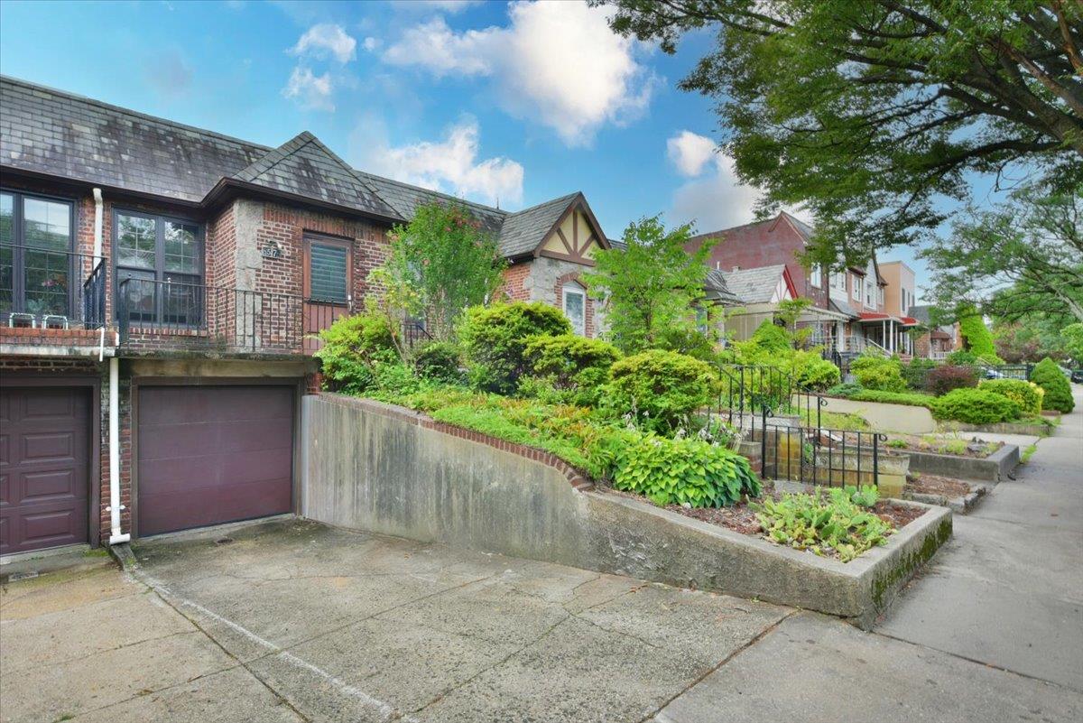 #2 photo, 85-76 66th Road, Rego Park , NY 11374