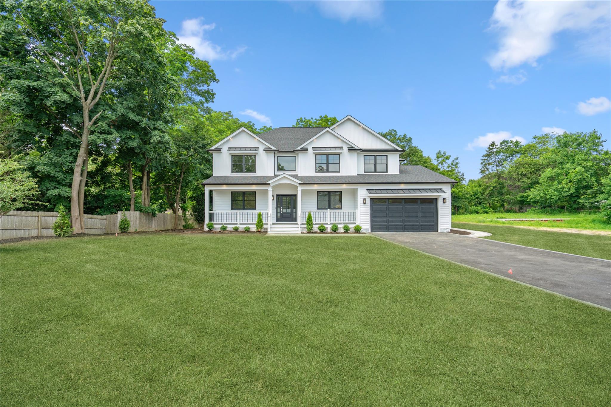 #1 photo, 2 Carmine Court, 東長島 康马克 Commack , NY 11725