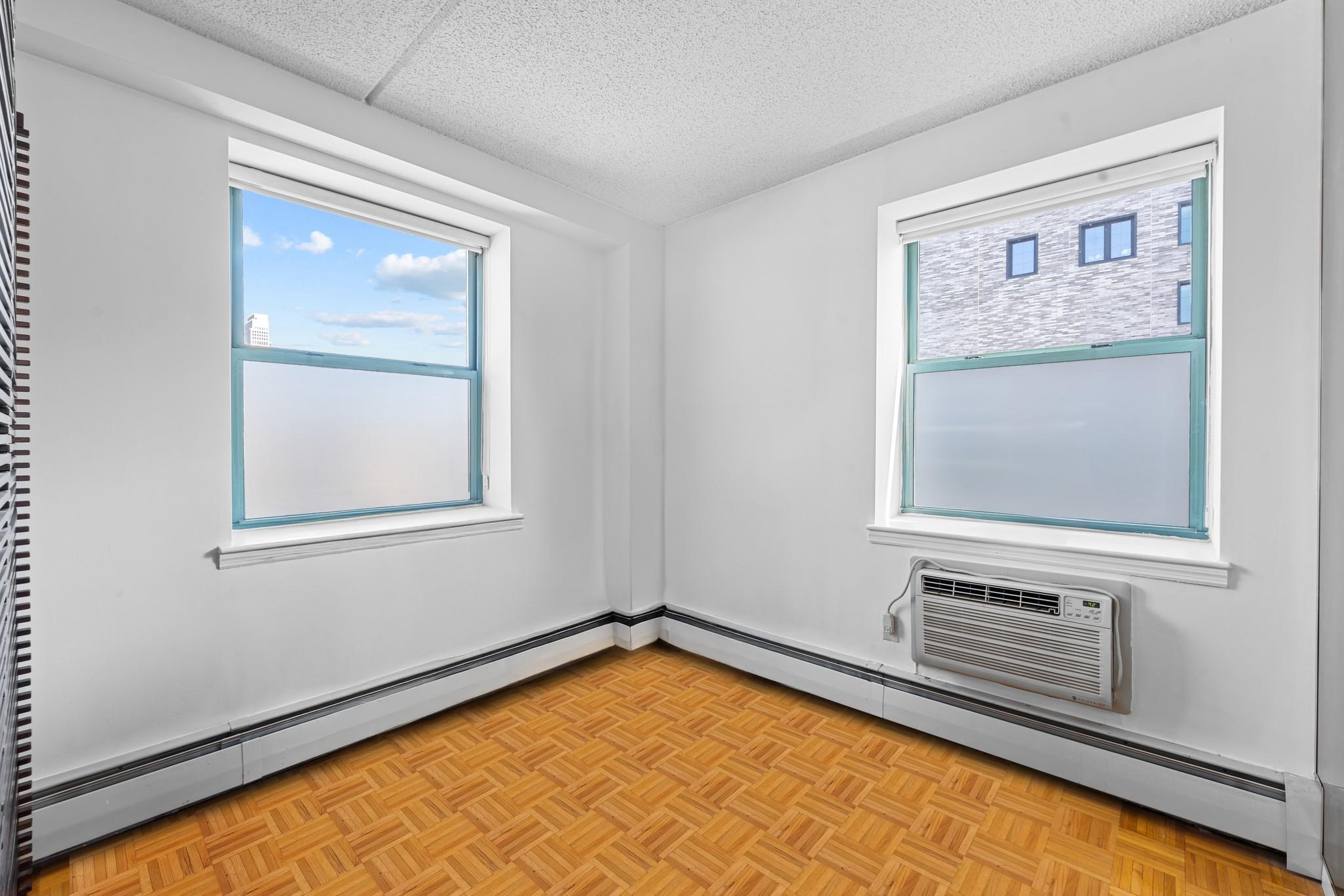 #13 photo, 2235 Frederick Douglass Boulevard, マンハッタン New York (Manhattan) , NY 10027