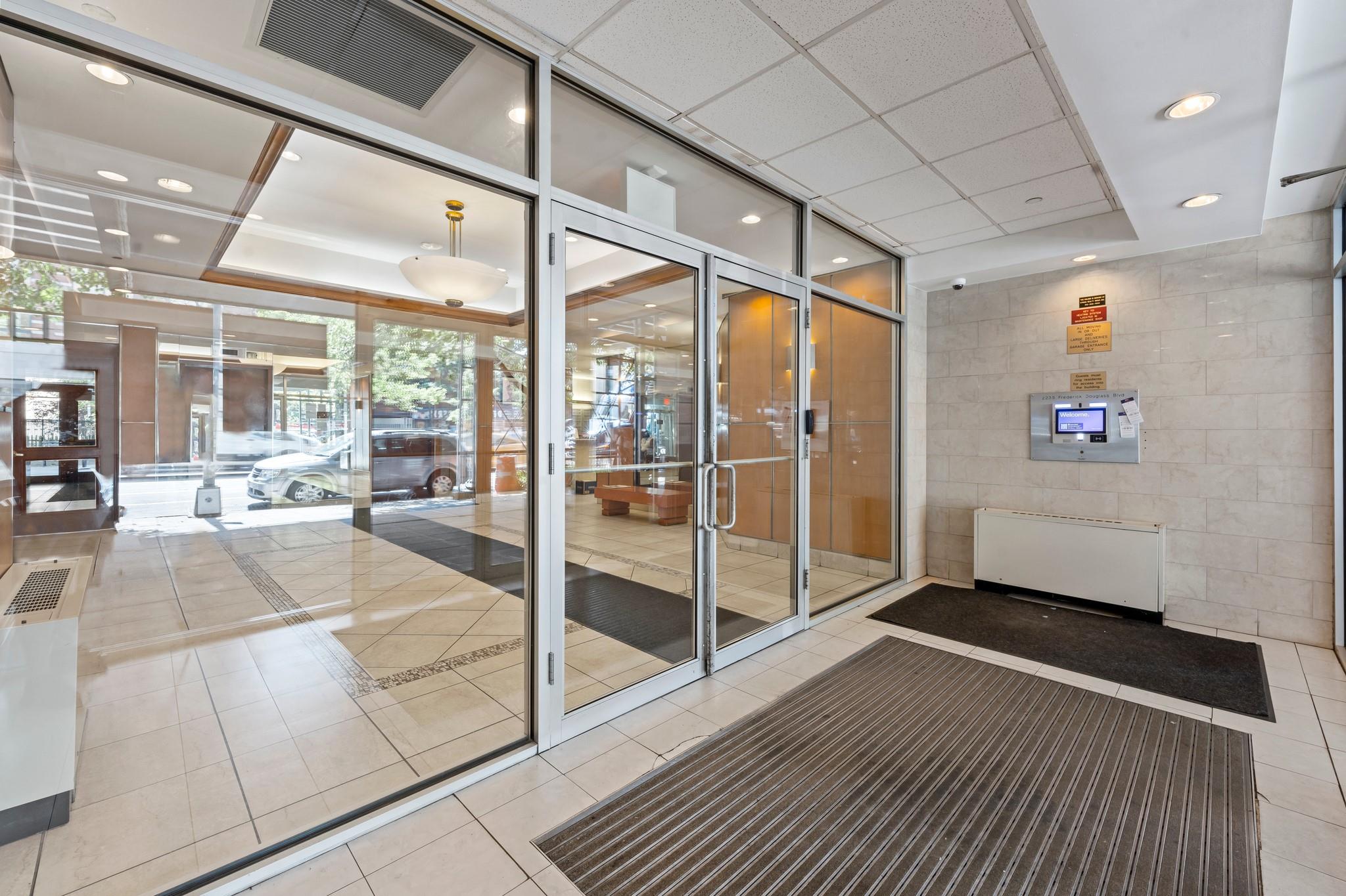 #5 photo, 2235 Frederick Douglass Boulevard, マンハッタン New York (Manhattan) , NY 10027