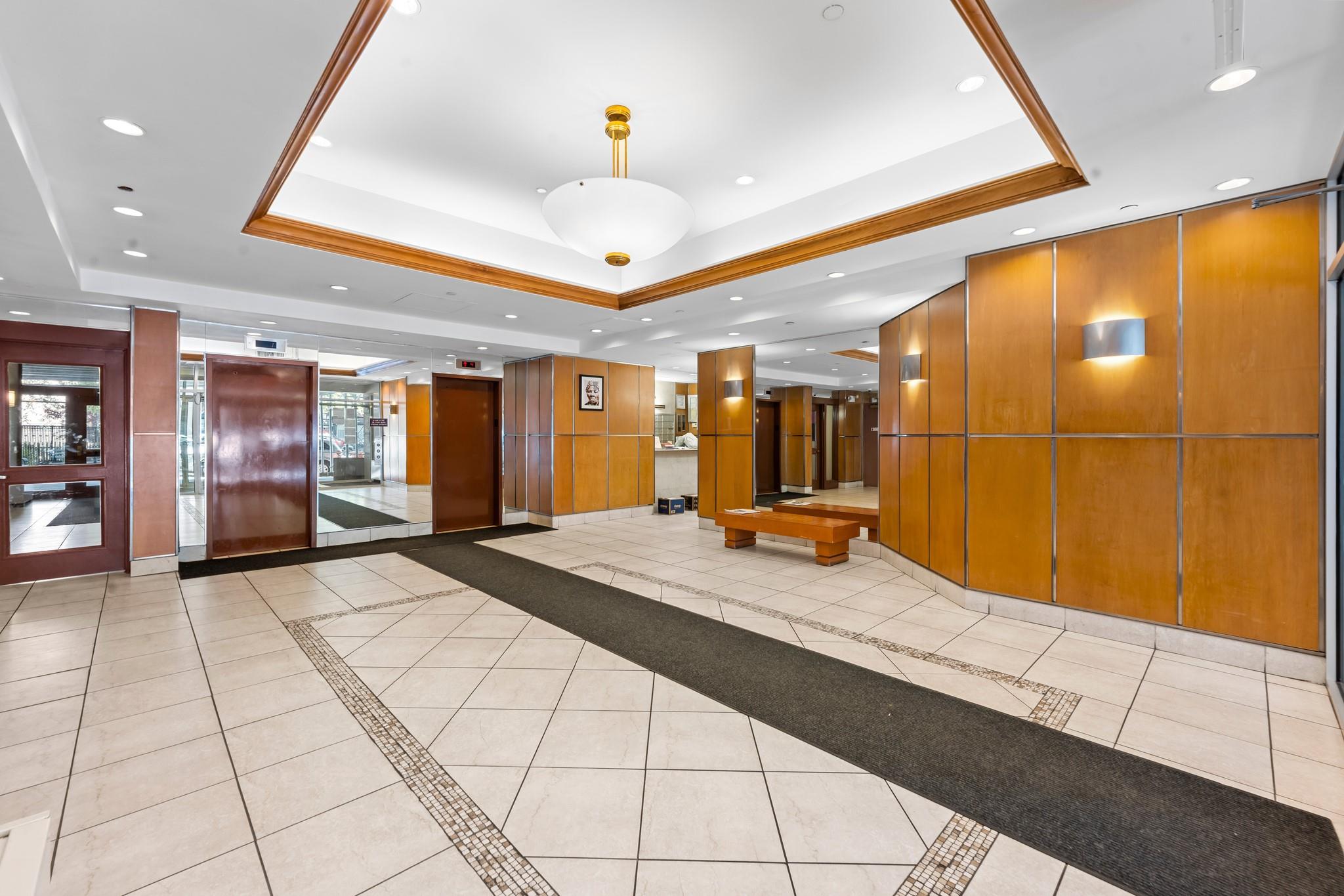 #9 photo, 2235 Frederick Douglass Boulevard, マンハッタン New York (Manhattan) , NY 10027