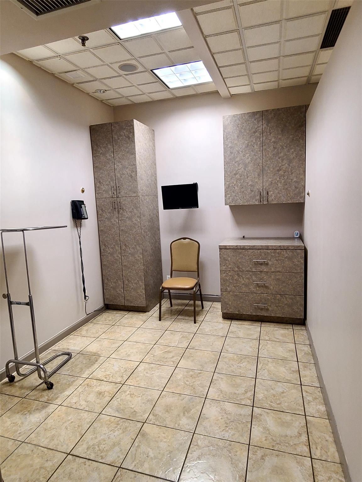 #3 photo, 87-08 Justice Avenue, クイーンズ区 Elmhurst , NY 11373