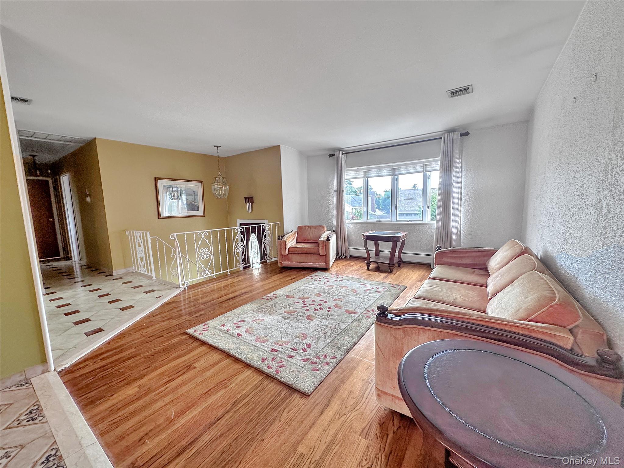 #4 photo, 57 S Crescent Drive, サフォーク郡 Farmingdale , NY 11735