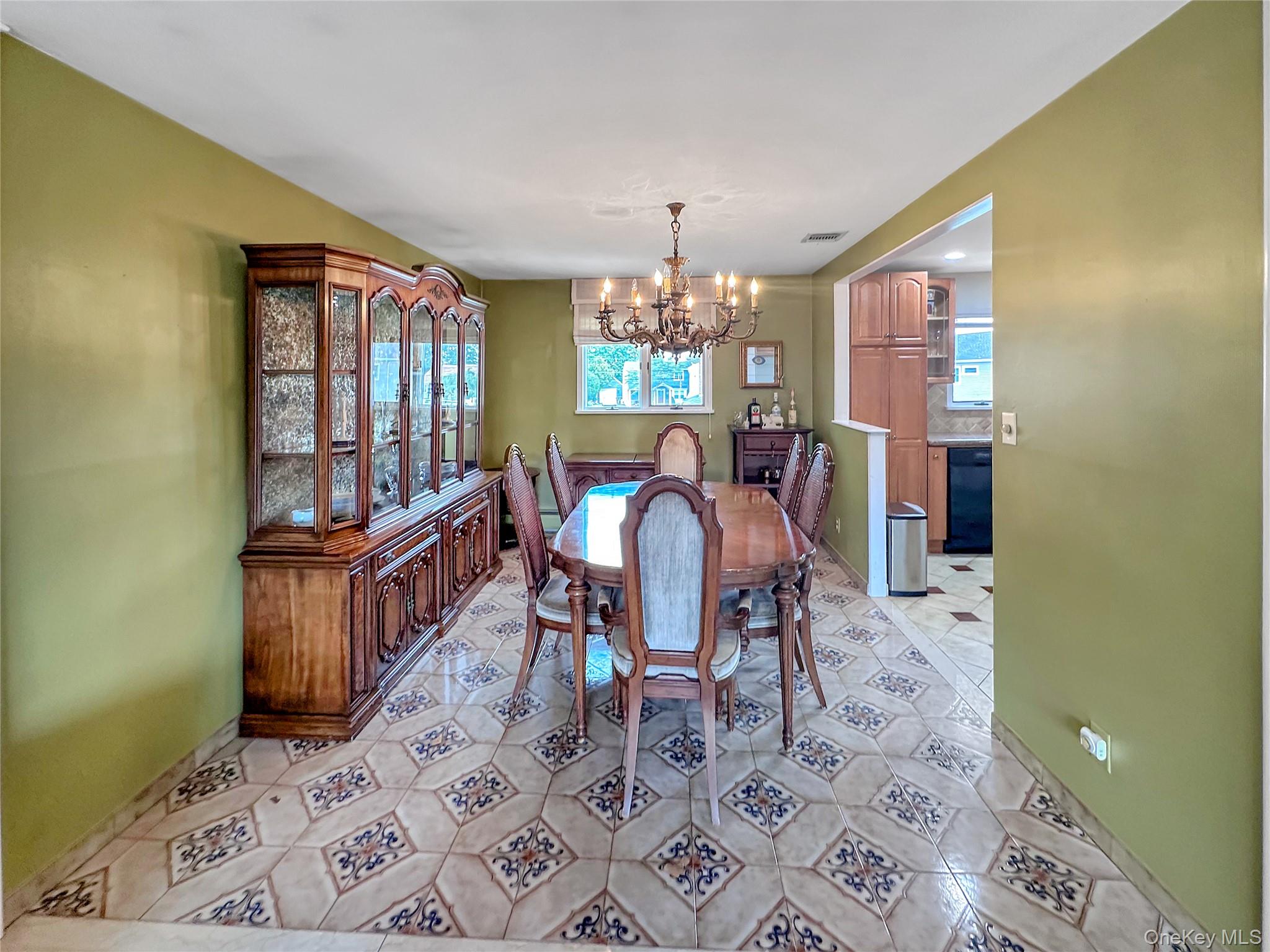 #7 photo, 57 S Crescent Drive, サフォーク郡 Farmingdale , NY 11735