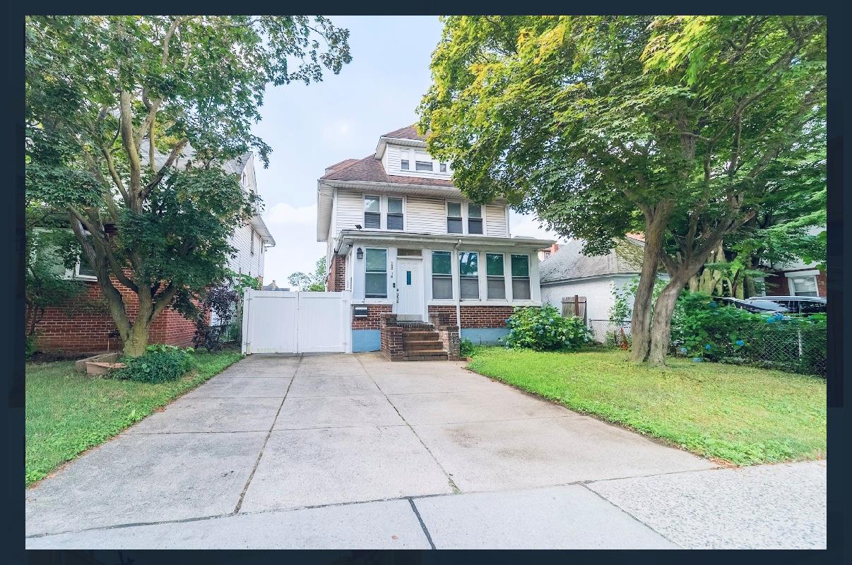 #1 photo, 152-16 Roosevelt Avenue, Flushing , NY 11354