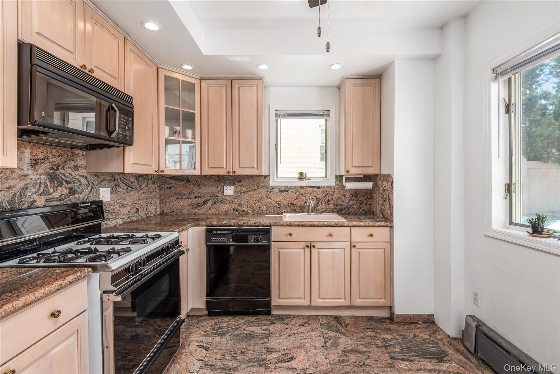 #7 photo, 7844 86th Street, クイーンズ区 Glendale , NY 11385