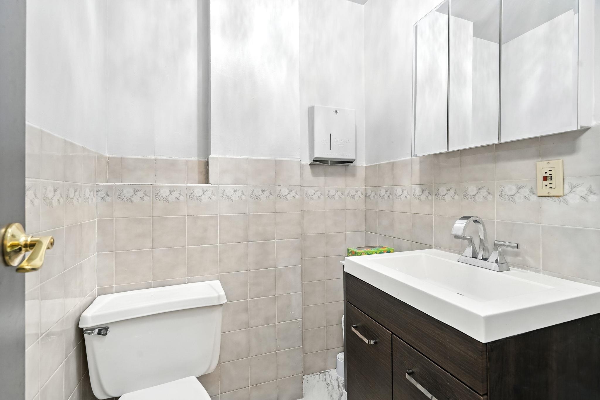 #16 photo, 1020 McLean Avenue, Yonkers , NY 10704