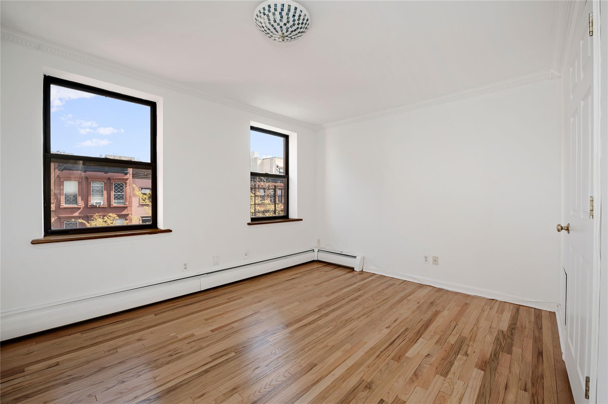 #13 photo, 130 West 132nd Street W 132nd Street, マンハッタン New York (Manhattan) , NY 10027