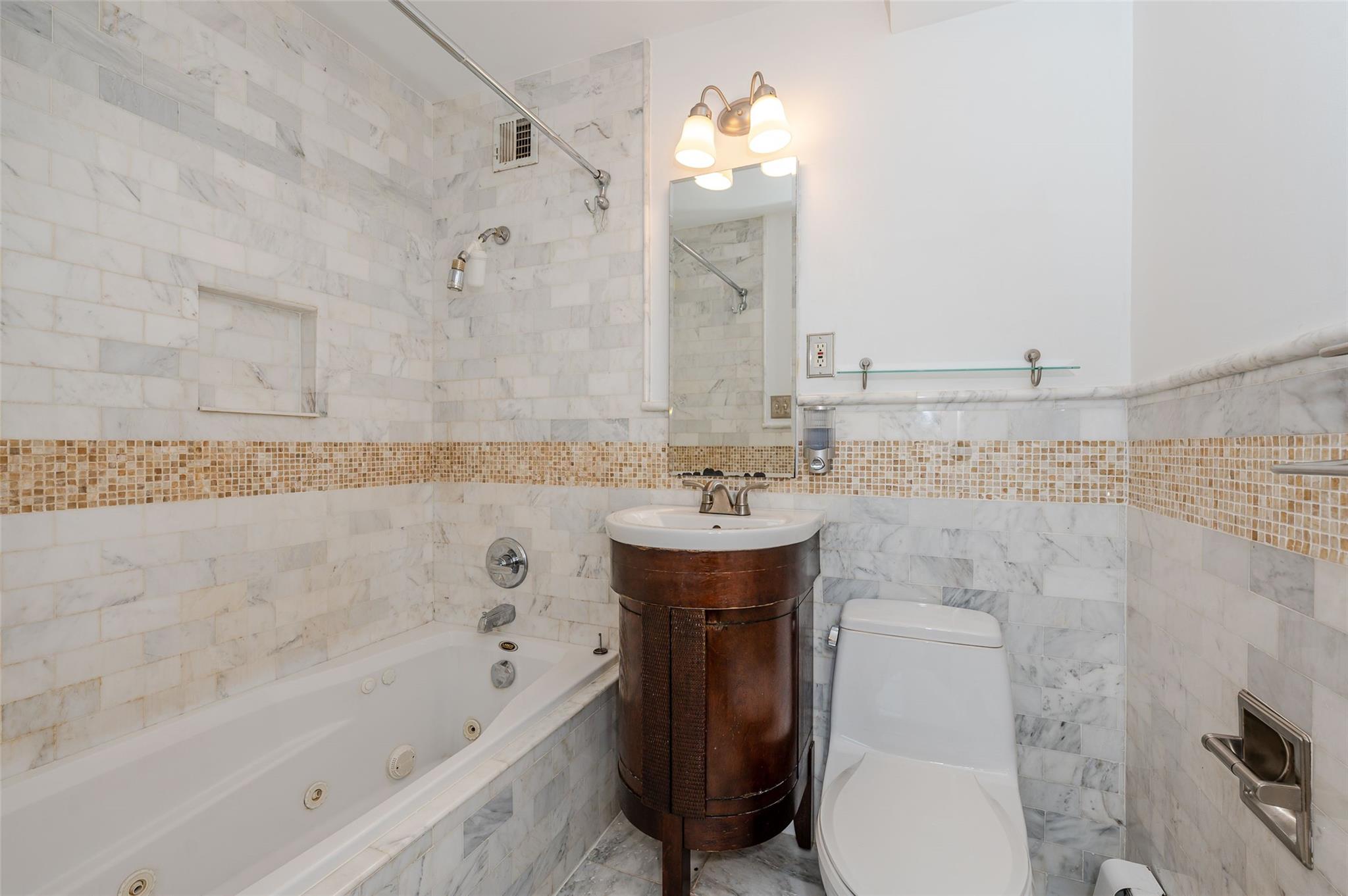 #14 photo, 130 West 132nd Street W 132nd Street, マンハッタン New York (Manhattan) , NY 10027