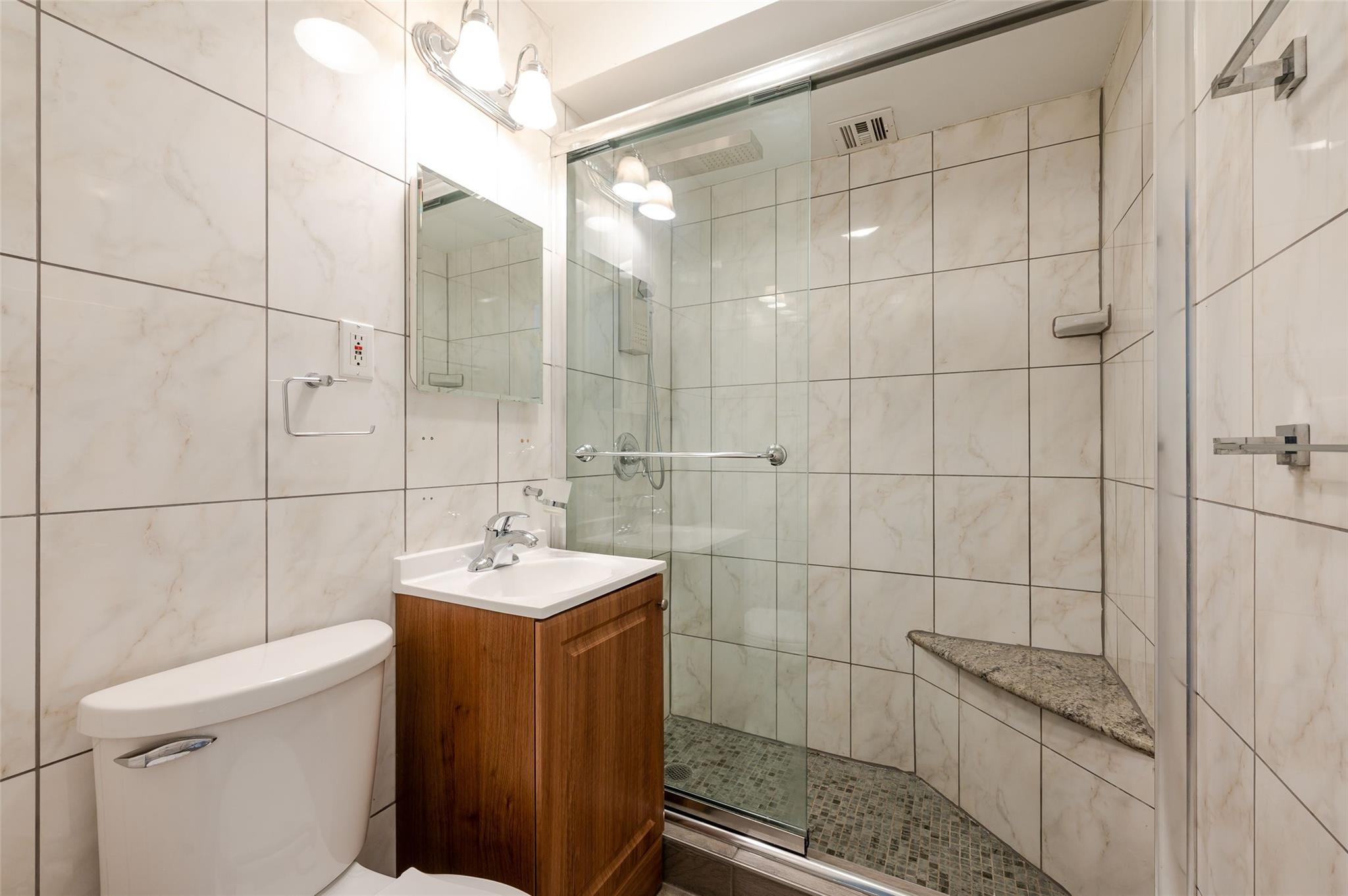 #7 photo, 130 West 132nd Street W 132nd Street, マンハッタン New York (Manhattan) , NY 10027