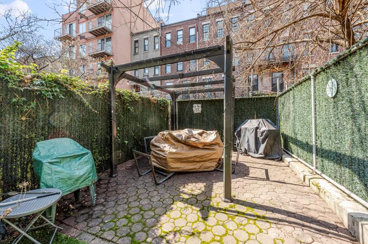 #8 photo, 130 West 132nd Street W 132nd Street, マンハッタン New York (Manhattan) , NY 10027