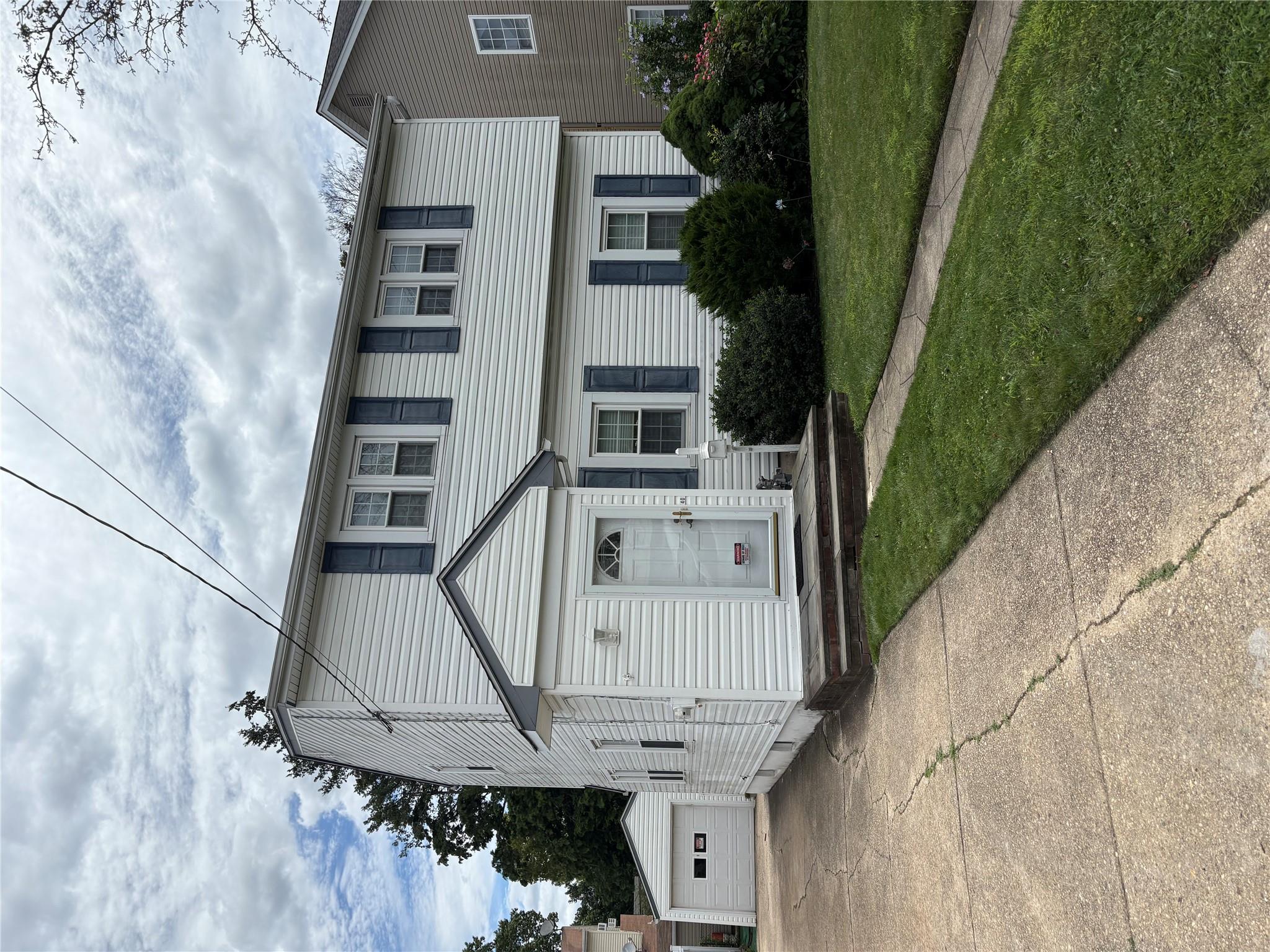 #1 photo, 40 Irwin Street, New Hyde Park , NY 11040