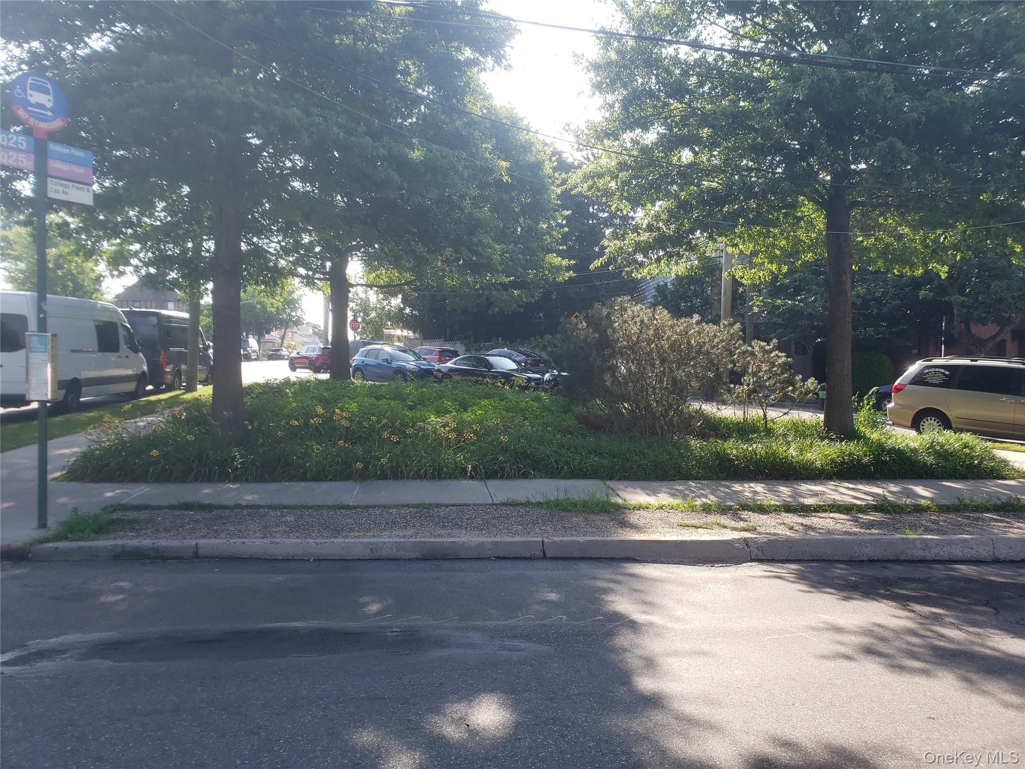 #4 photo, 5-05 College Point Blvd, クイーンズ区 College Point , NY 