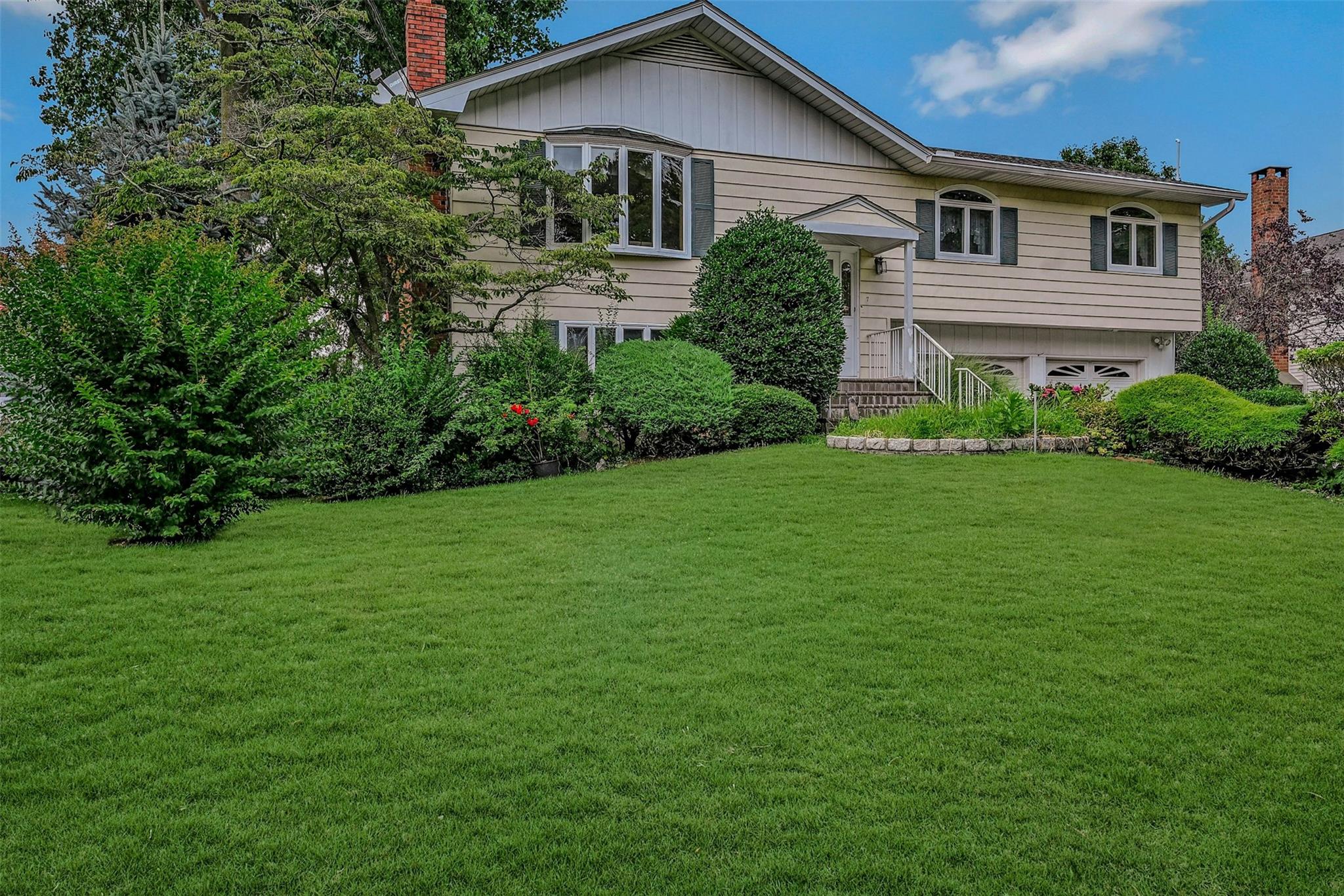 #1 photo, 7 Lordly Court, 東長島 Kings Park , NY 11754