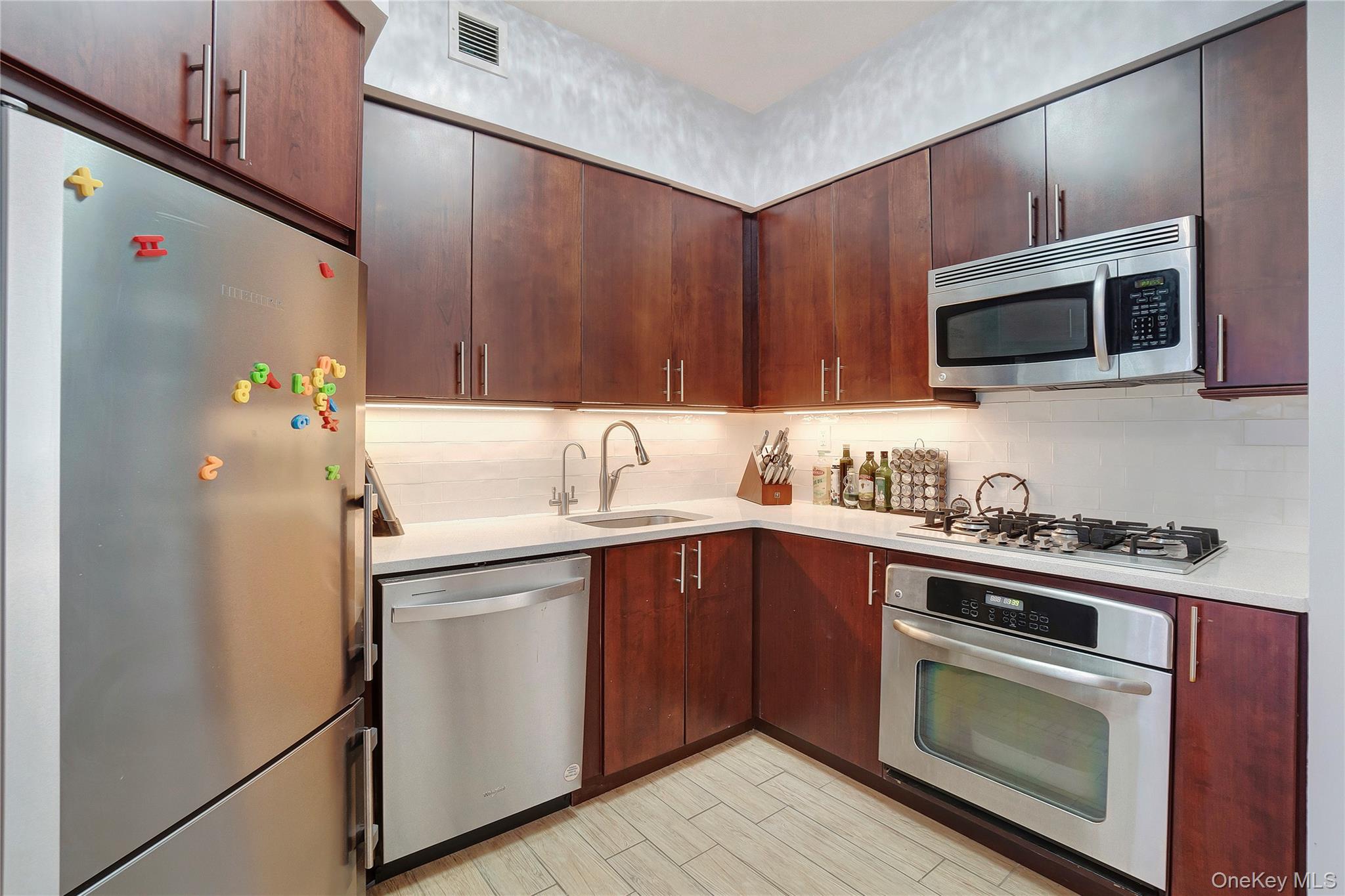 #7 photo, 118-20 Ocean Promenade, クイーンズ区 Far Rockaway , NY 11694