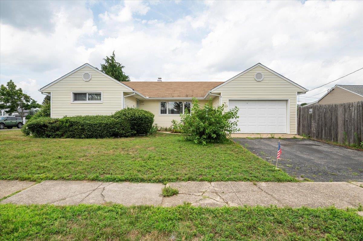 #1 photo, 49 Cheshire Road, ناسو Bethpage , NY 11714