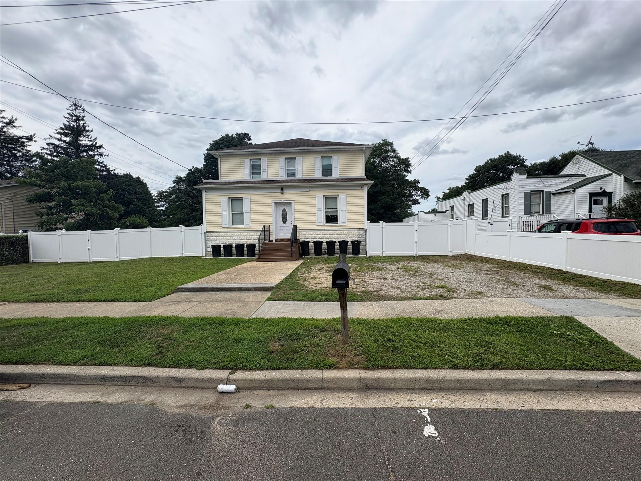 #1 photo, 741 Clocks Boulevard, Massapequa , NY 11758