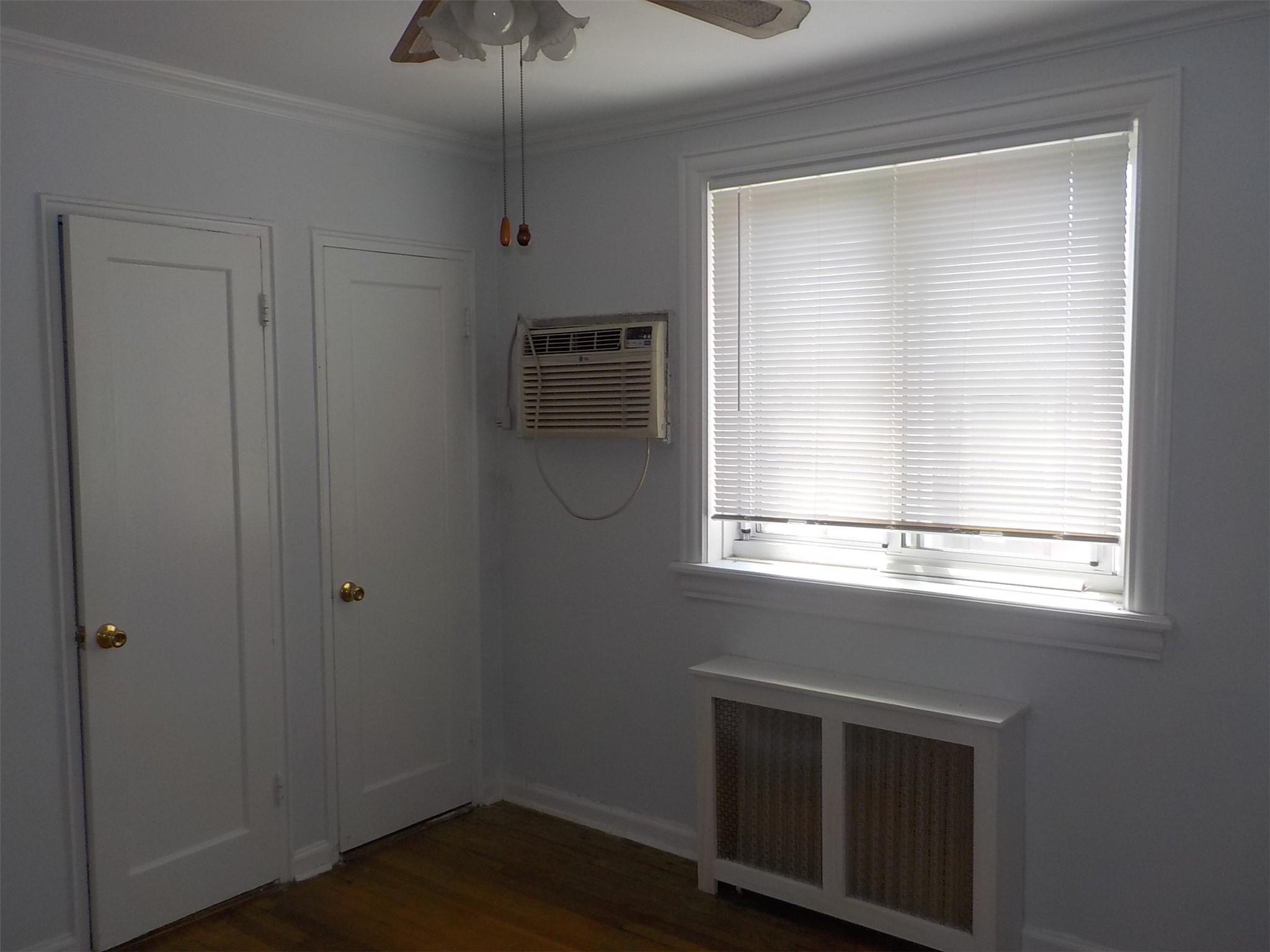 #12 photo, 70-50 260th Street, كوينز Glen Oaks , NY 11004