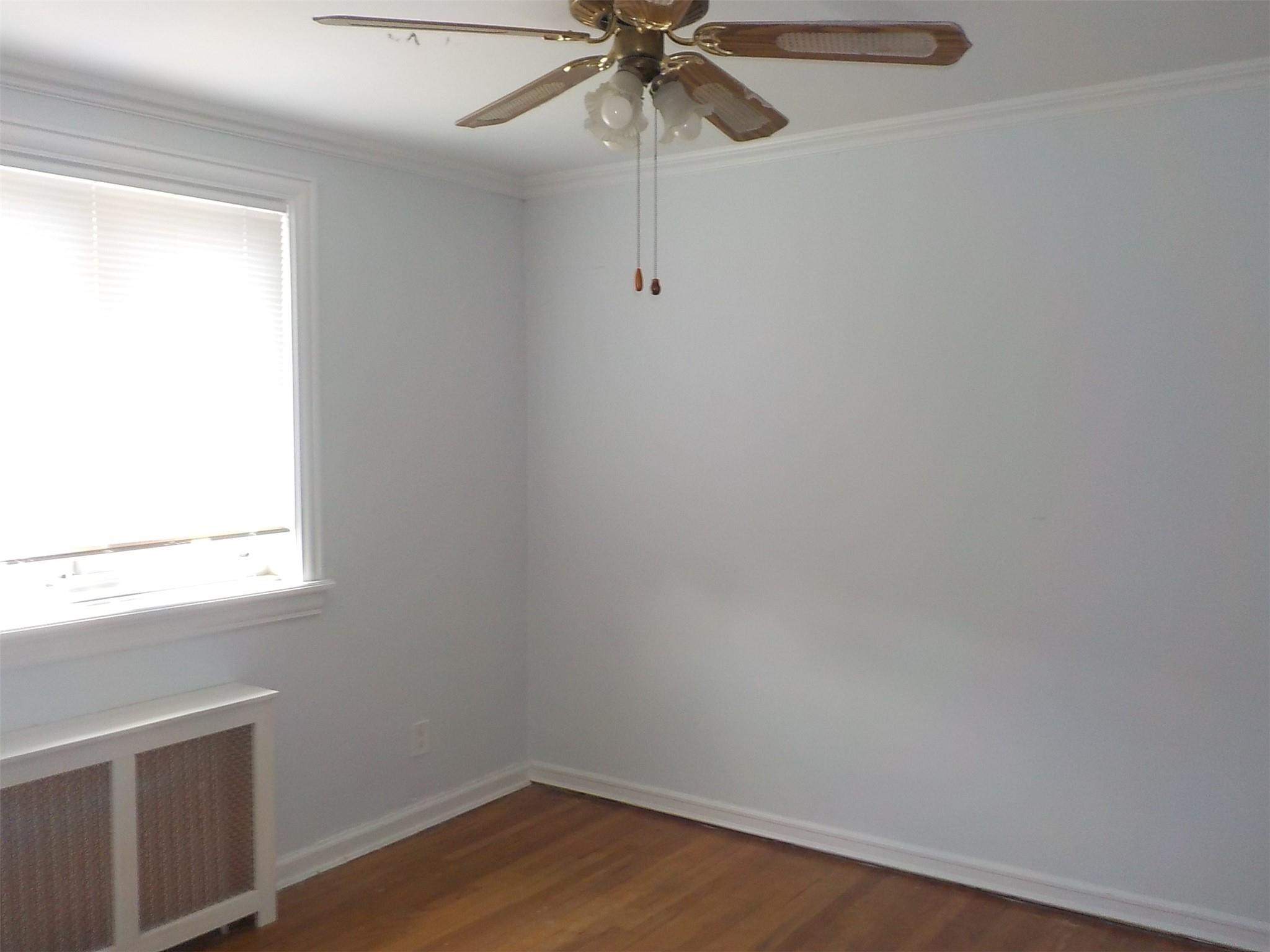 #13 photo, 70-50 260th Street, كوينز Glen Oaks , NY 11004