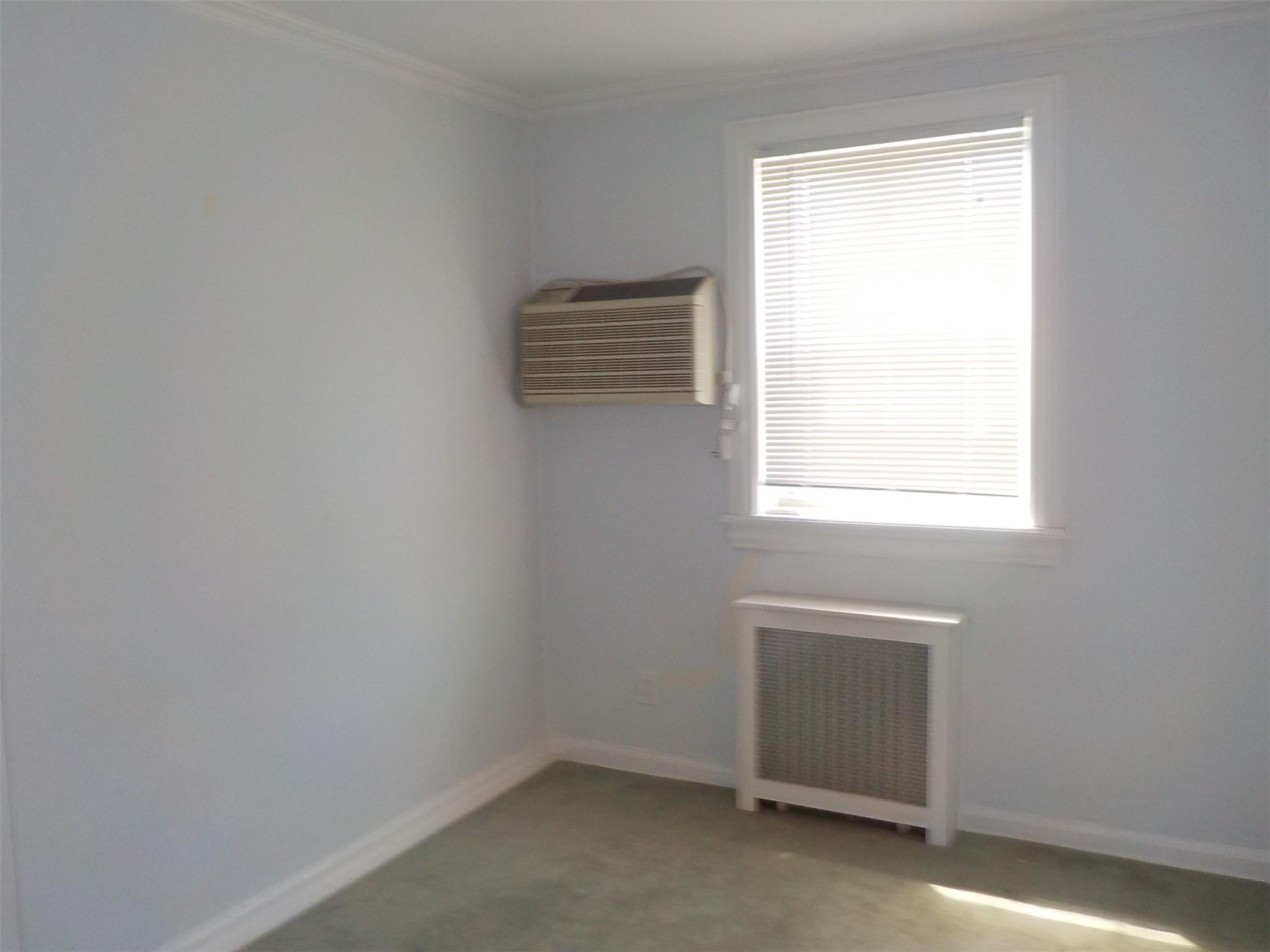 #14 photo, 70-50 260th Street, كوينز Glen Oaks , NY 11004