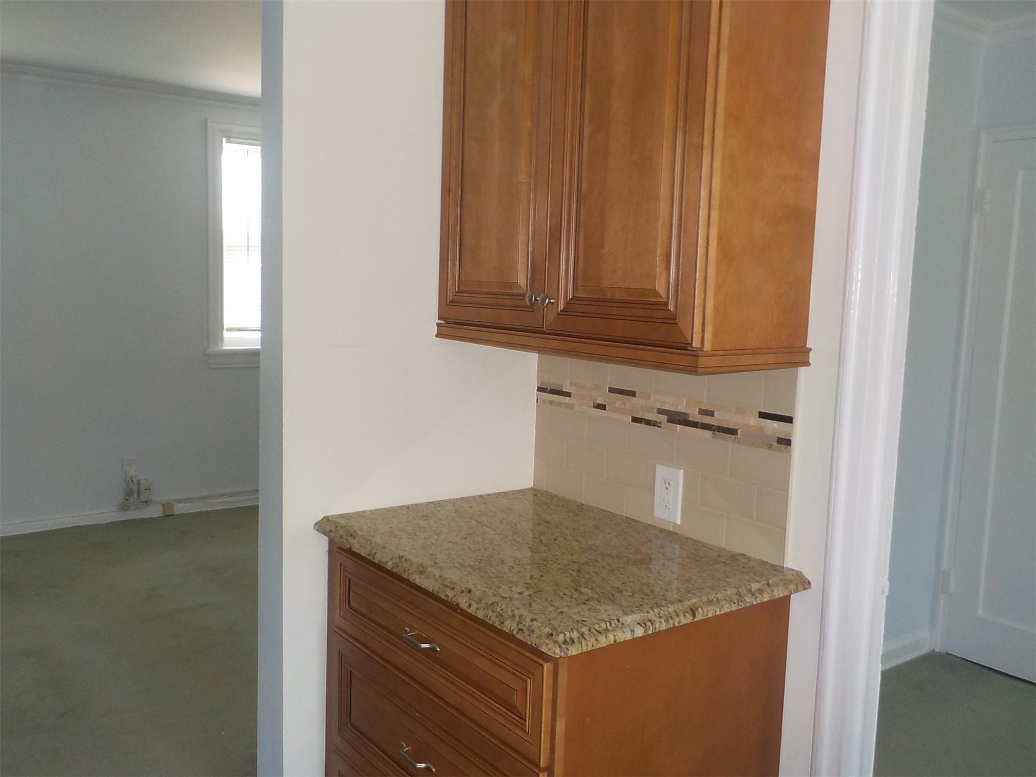 #7 photo, 70-50 260th Street, كوينز Glen Oaks , NY 11004