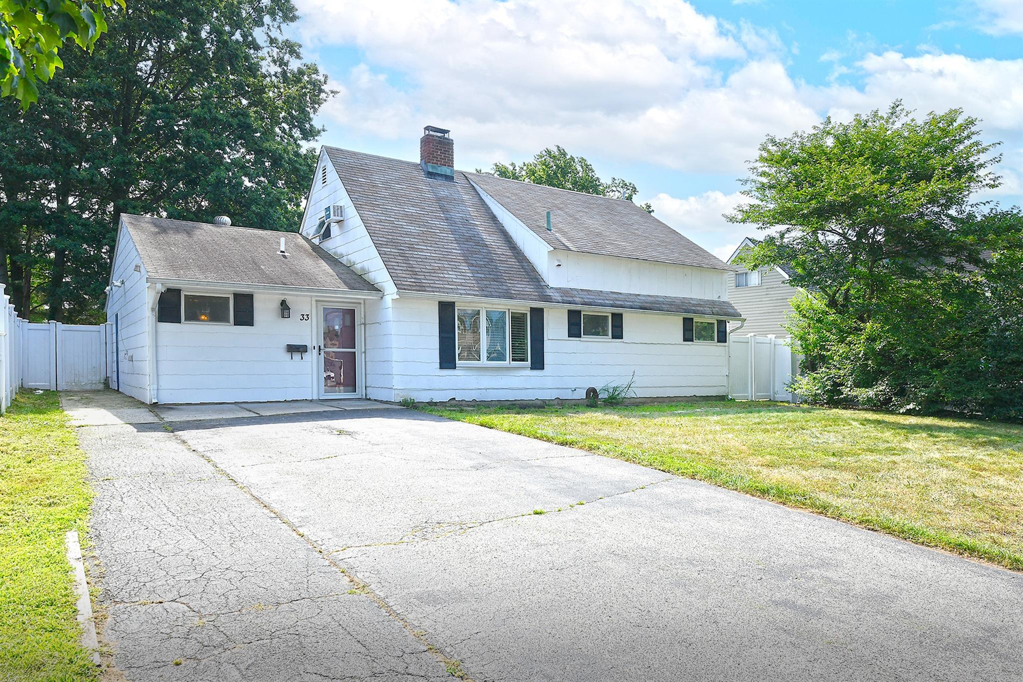#1 photo, 33 Teamster Lane, Levittown , NY 11756