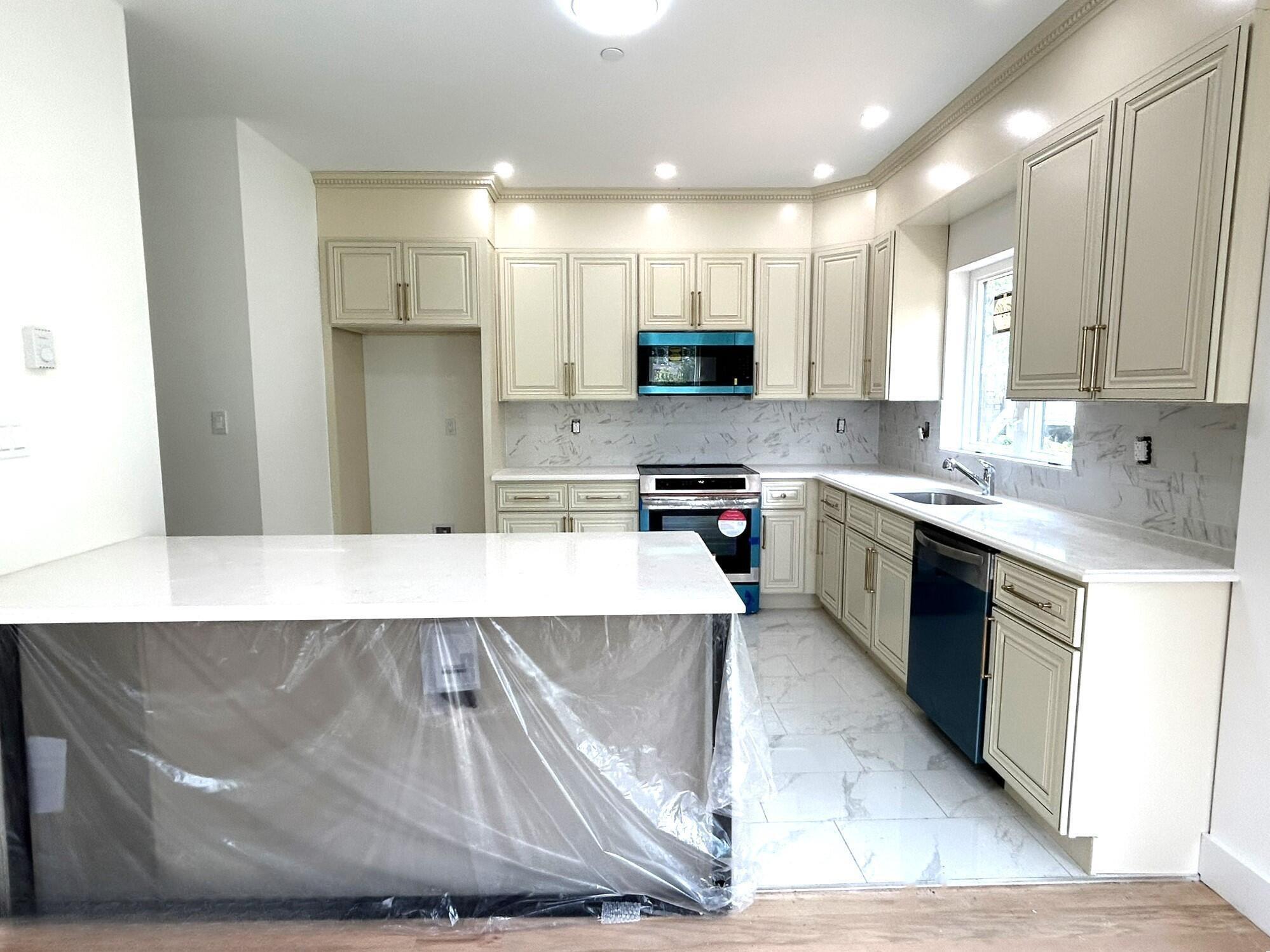 #4 photo, 25 Marie Street, Staten Island , NY 103052