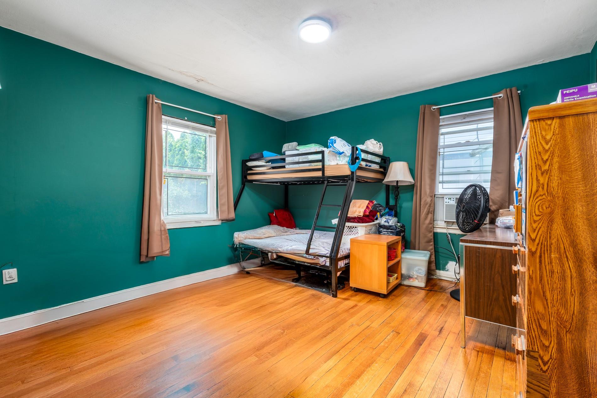 #14 photo, 198-16 Mc Laughlin Avenue, クイーンズ区 Holliswood , NY 11423