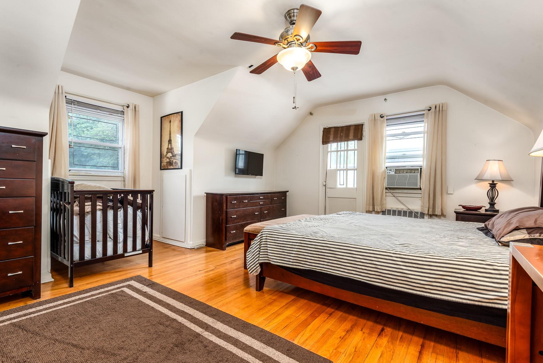 #16 photo, 198-16 Mc Laughlin Avenue, クイーンズ区 Holliswood , NY 11423