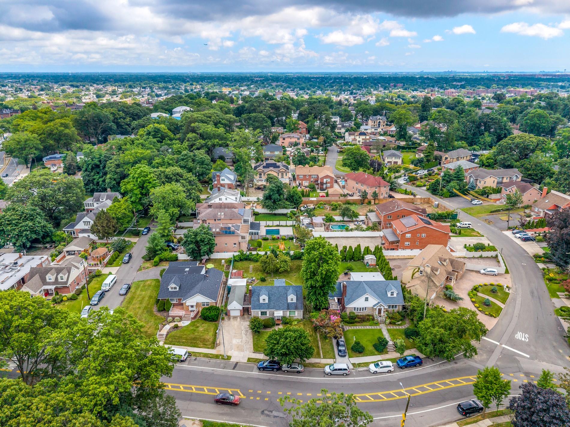 #3 photo, 198-16 Mc Laughlin Avenue, クイーンズ区 Holliswood , NY 11423