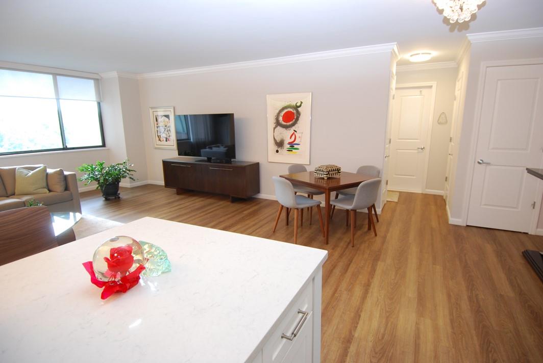 #7 photo, 27110 Grand Central Parkway, クイーンズ区 Floral Park , NY 11005