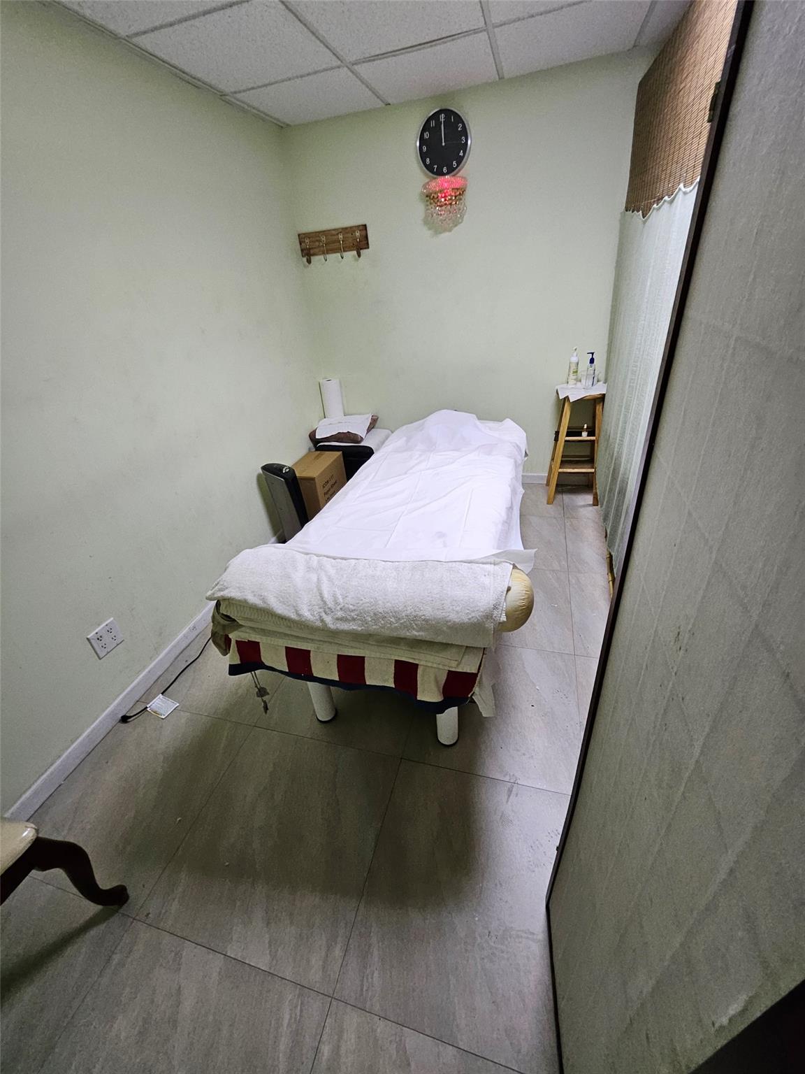 #6 photo, 180 Jericho Turnpike, ナッソー郡 Floral Park , NY 11001