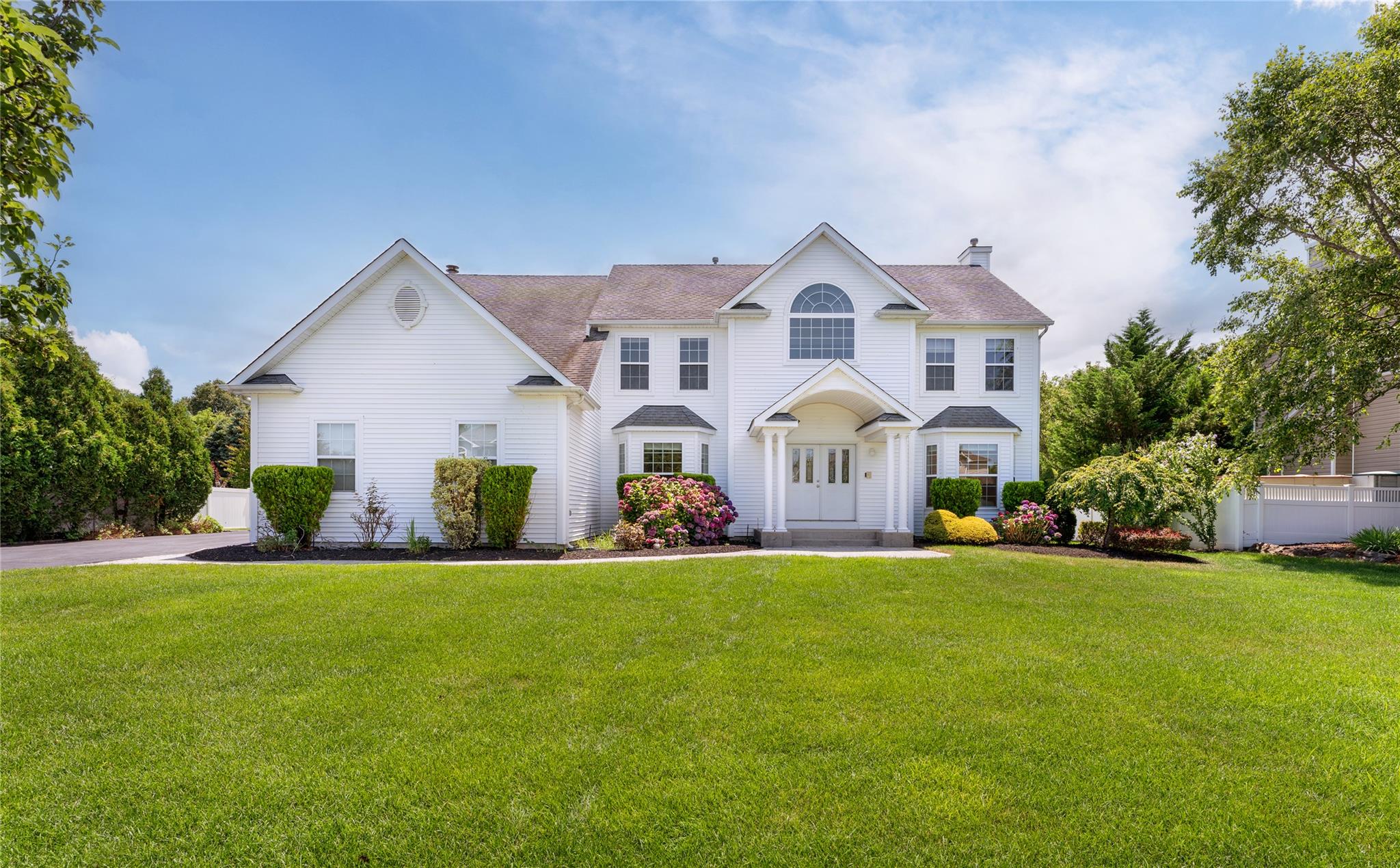 #1 photo, 39 Island Trail, Mount Sinai , NY 11766