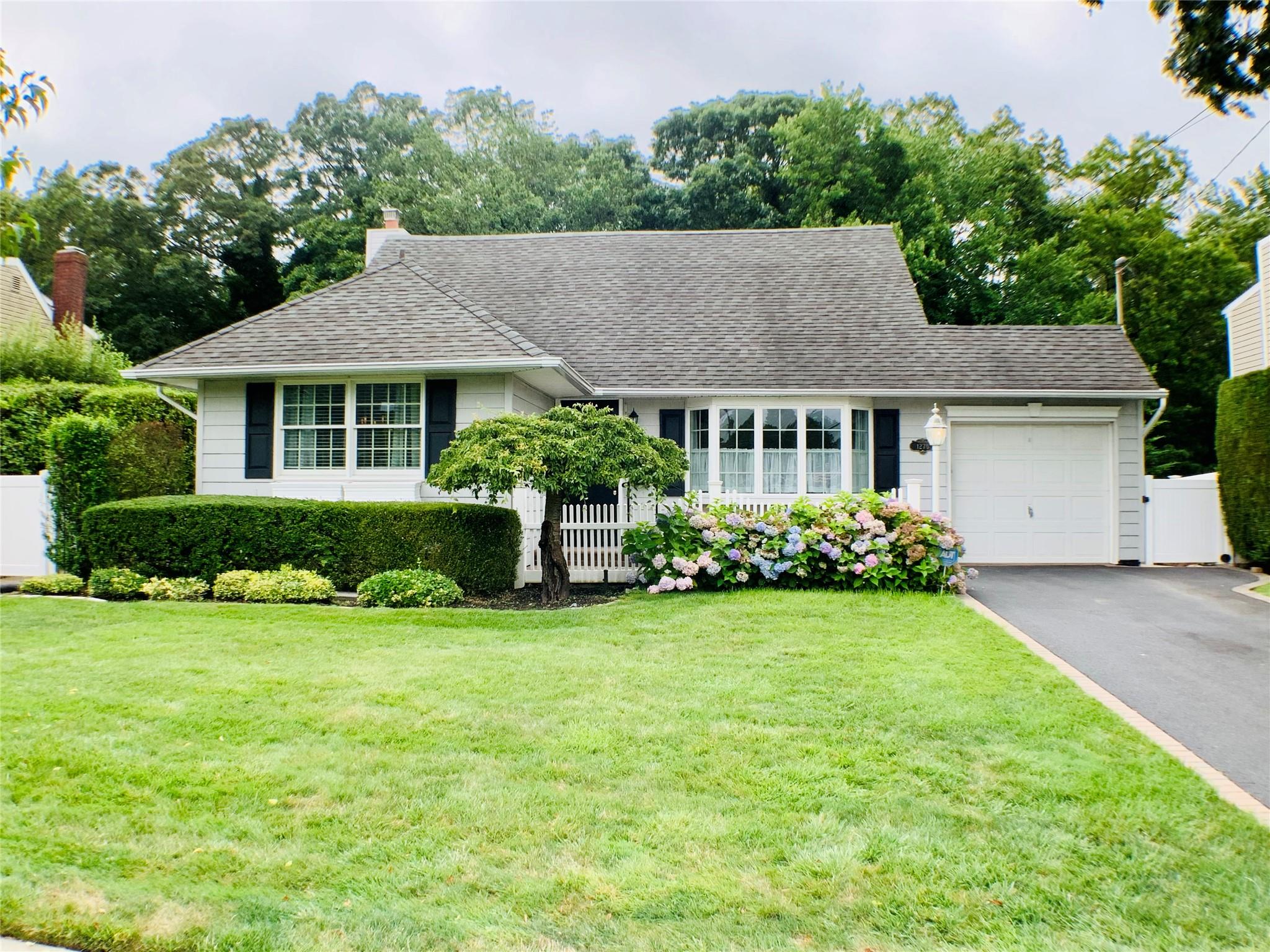 #1 photo, 1278 Lakeshore Drive, 長島 Massapequa Park , NY 11762