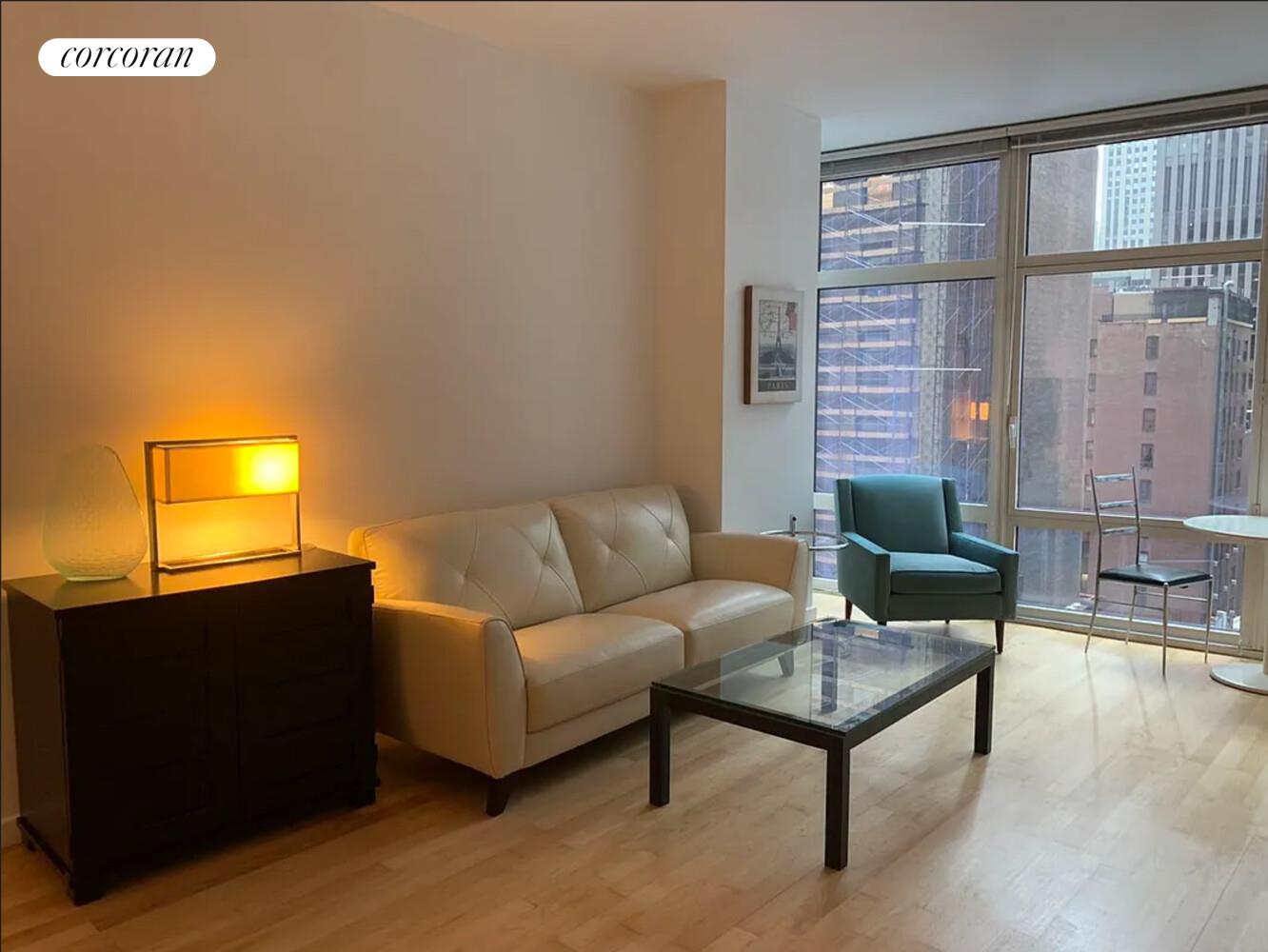 #3 photo, 1600 BROADWAY, マンハッタン Midtown , NY 10019