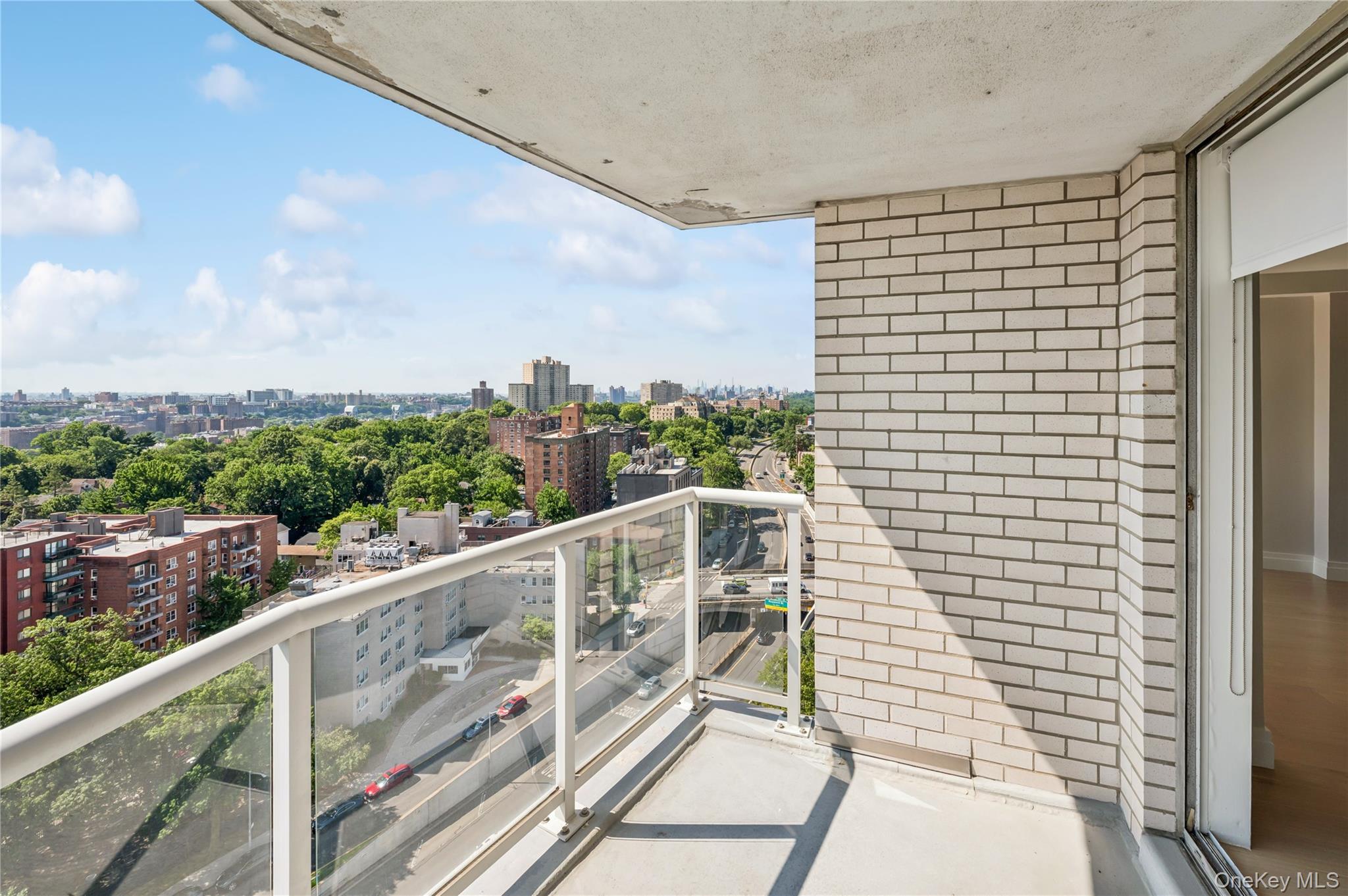 #16 photo, 3333 Henry Hudson Parkway, ブロンクス区 Bronx , NY 10463