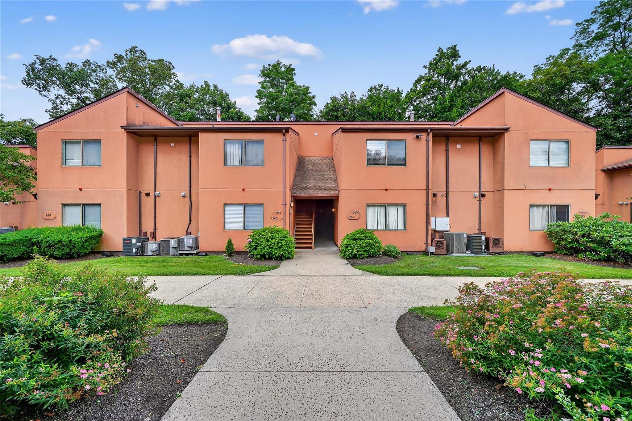 #1 photo, 204 Town Hill Road, Nanuet , NY 10954