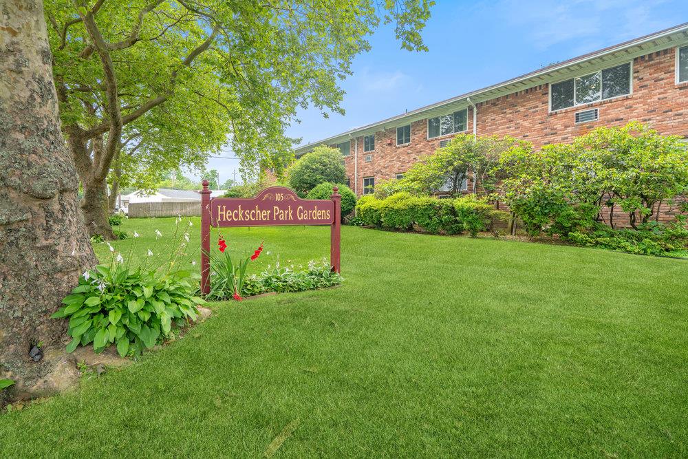 #1 photo, 105 Prime Avenue, سوفولك Huntington , NY 11743