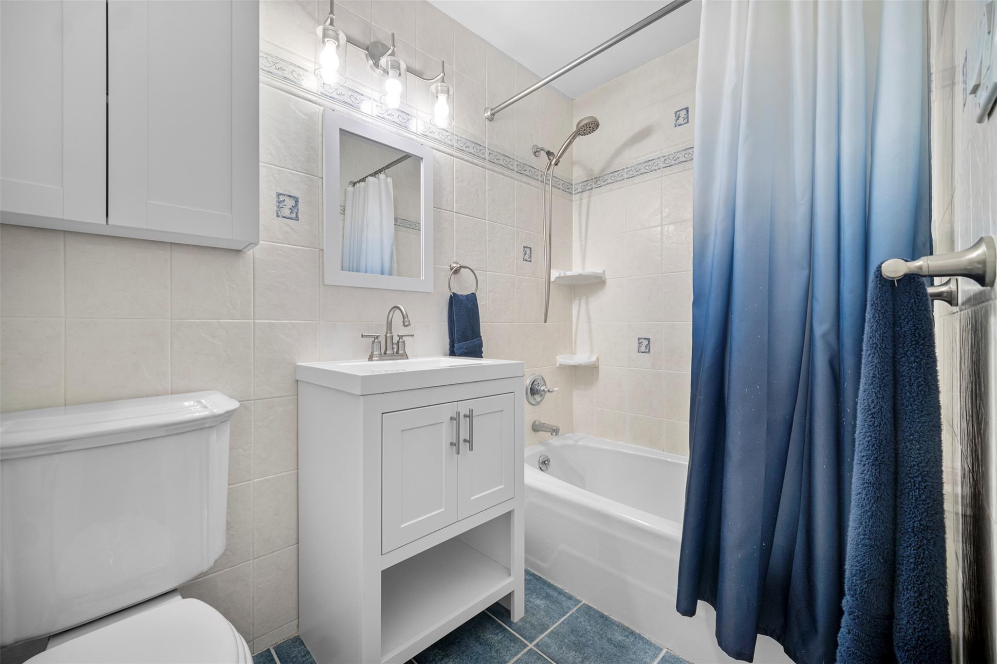 #18 photo, 2413 Wilshire Lane, 東長島 Oakdale , NY 11769